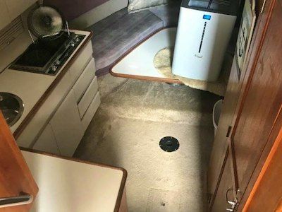 1991 Carver 28 Aft Cabin - 5