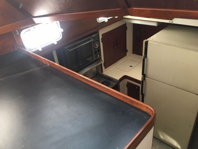 1979 Gulfstar Motor Cruiser - 15