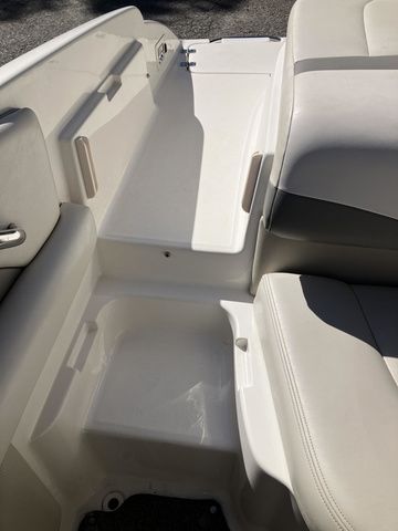 2008 Chaparral 204 - 10
