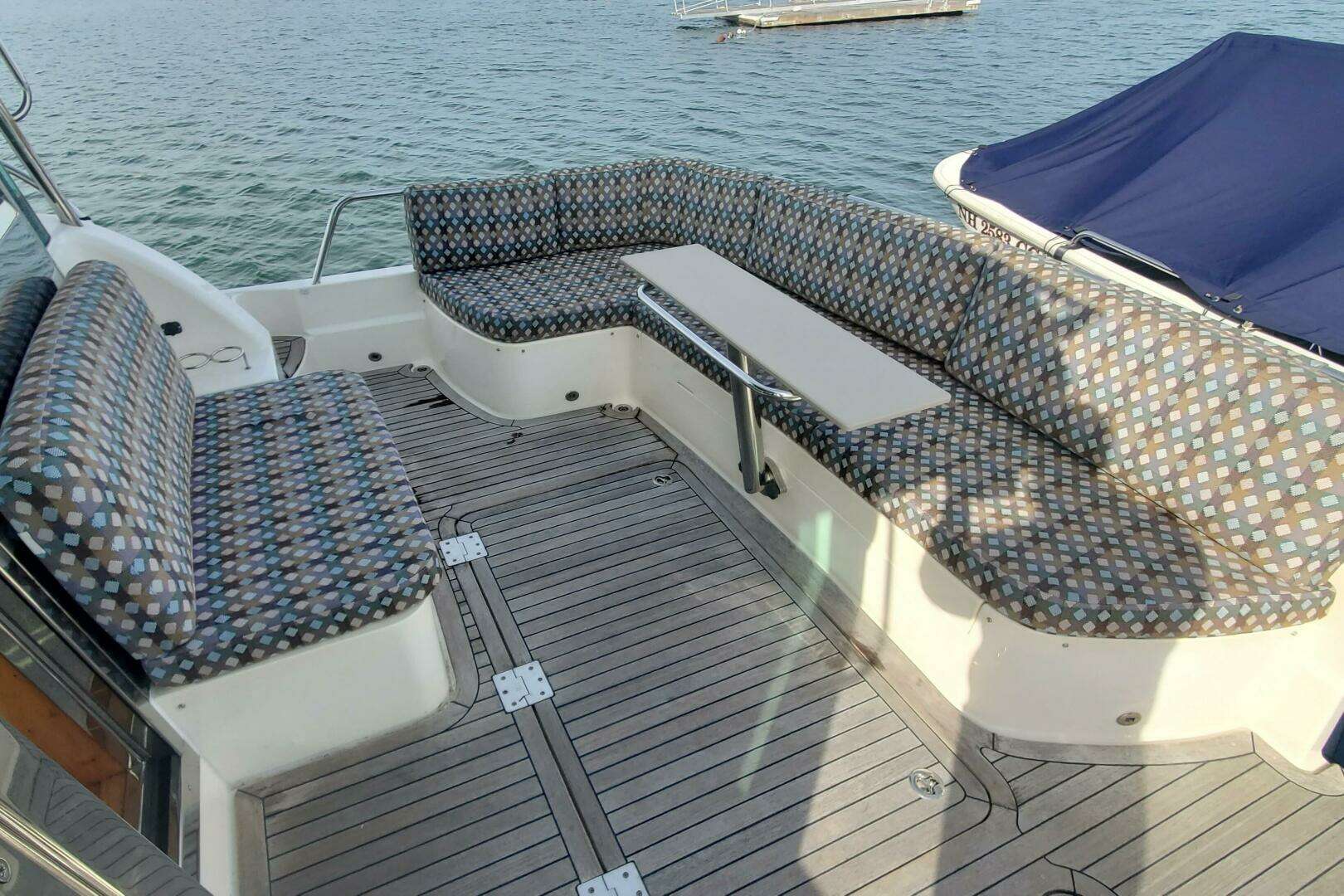 2012 Sabre 48 Salon Express - Image 9