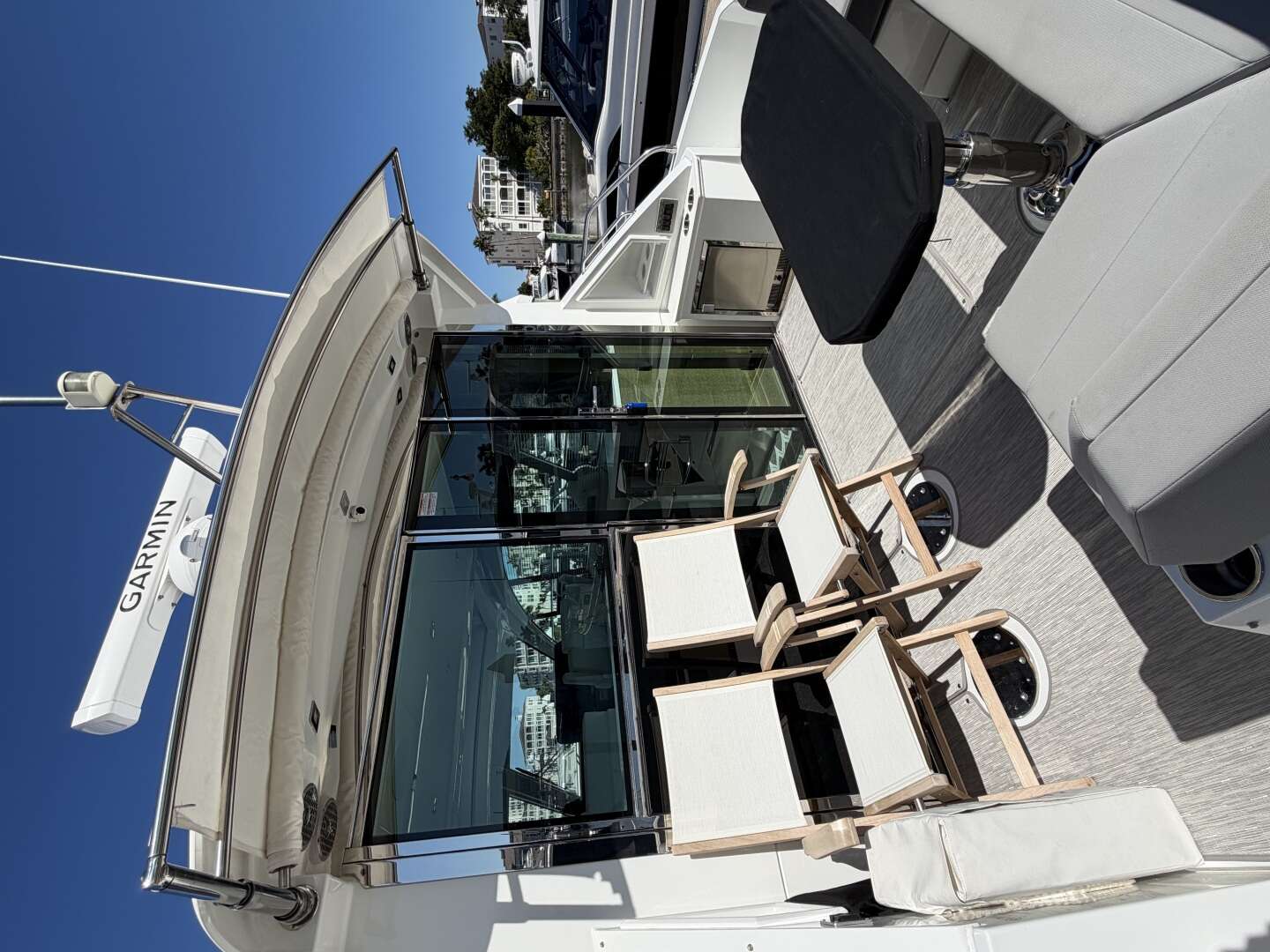 2020 Cruisers Yachts 50 CANTIUS - Image 3