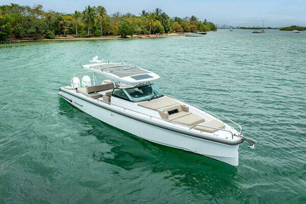 2024 Axopar 37 Sun Top