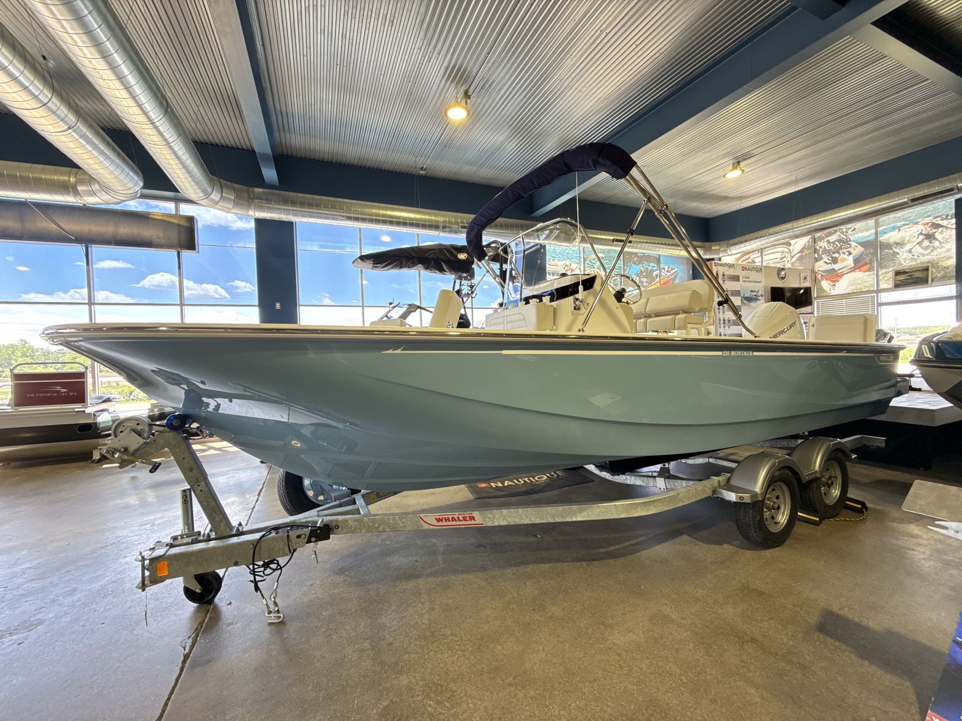 2026 Boston Whaler 210 Montauk - 3