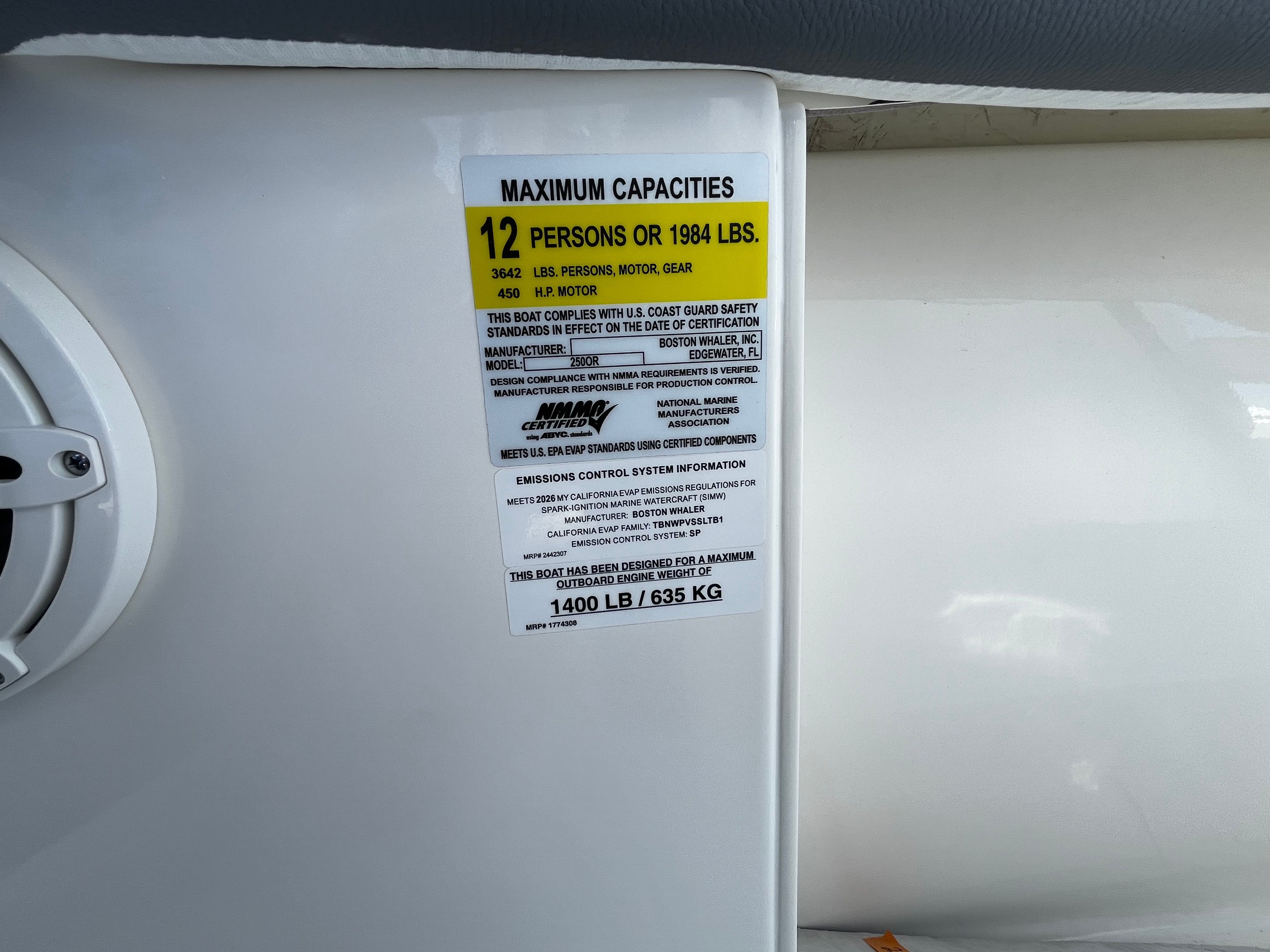 2026 BOSTON WHALER 250 OUTRAGE - Image 26