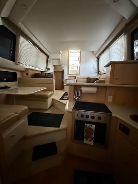 2000 Carver 356 Aft Cabin Motor Yacht - 14