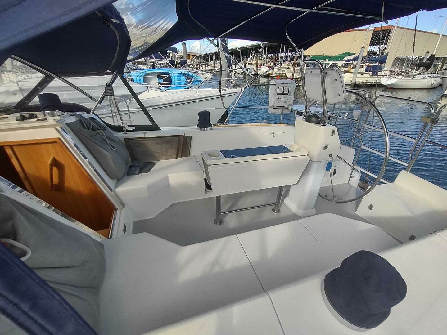 2005 Catalina 42 MKII - Image 18