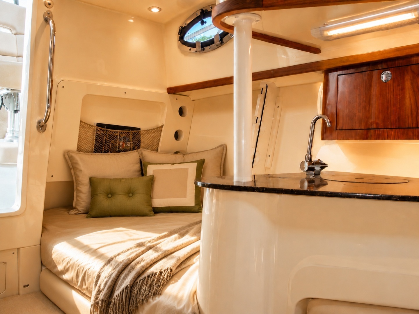 2010 Scout 262 Abaco - Image 10