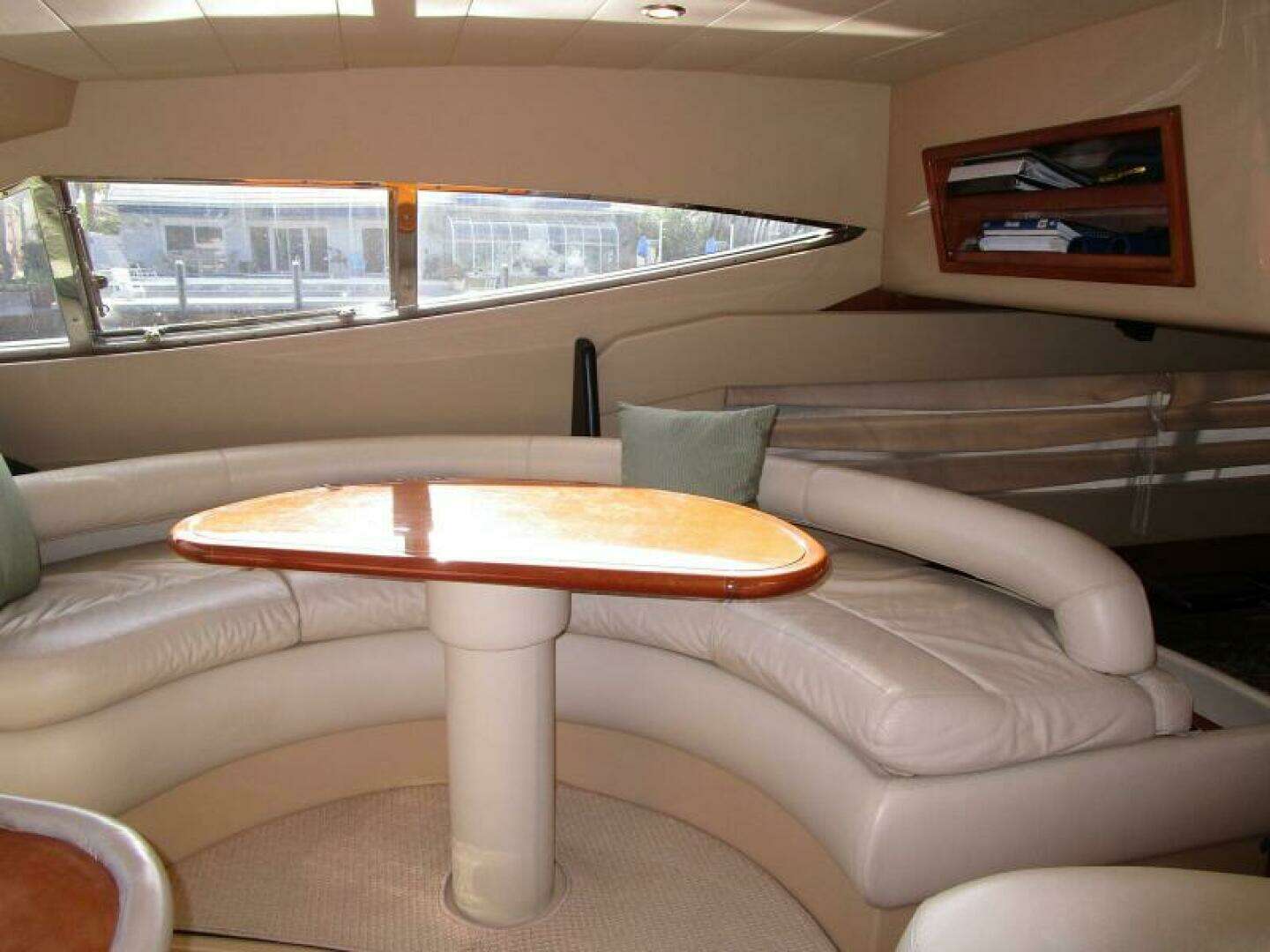 2003 Ferretti Yachts 590 Motor Yacht - Image 11