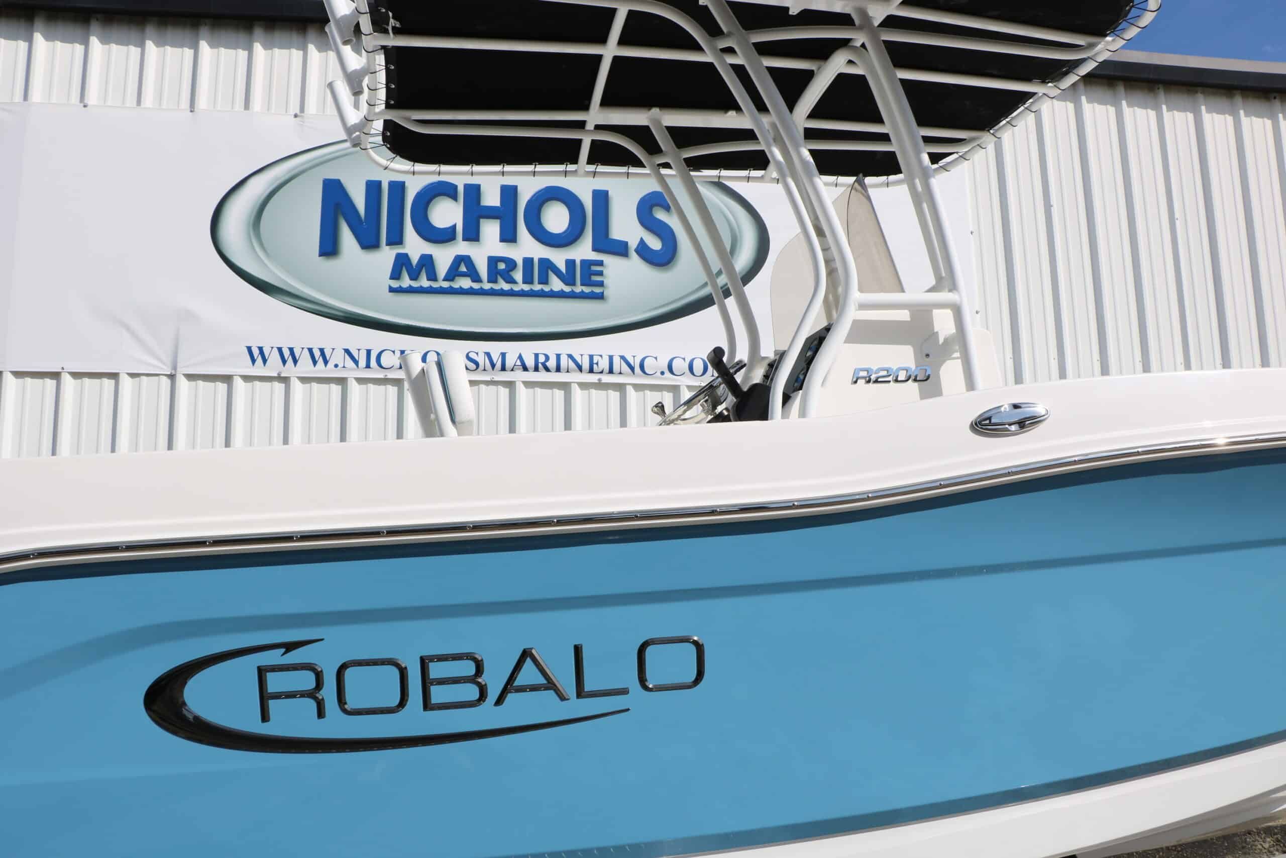 2026 Robalo R200 Center Console - 14