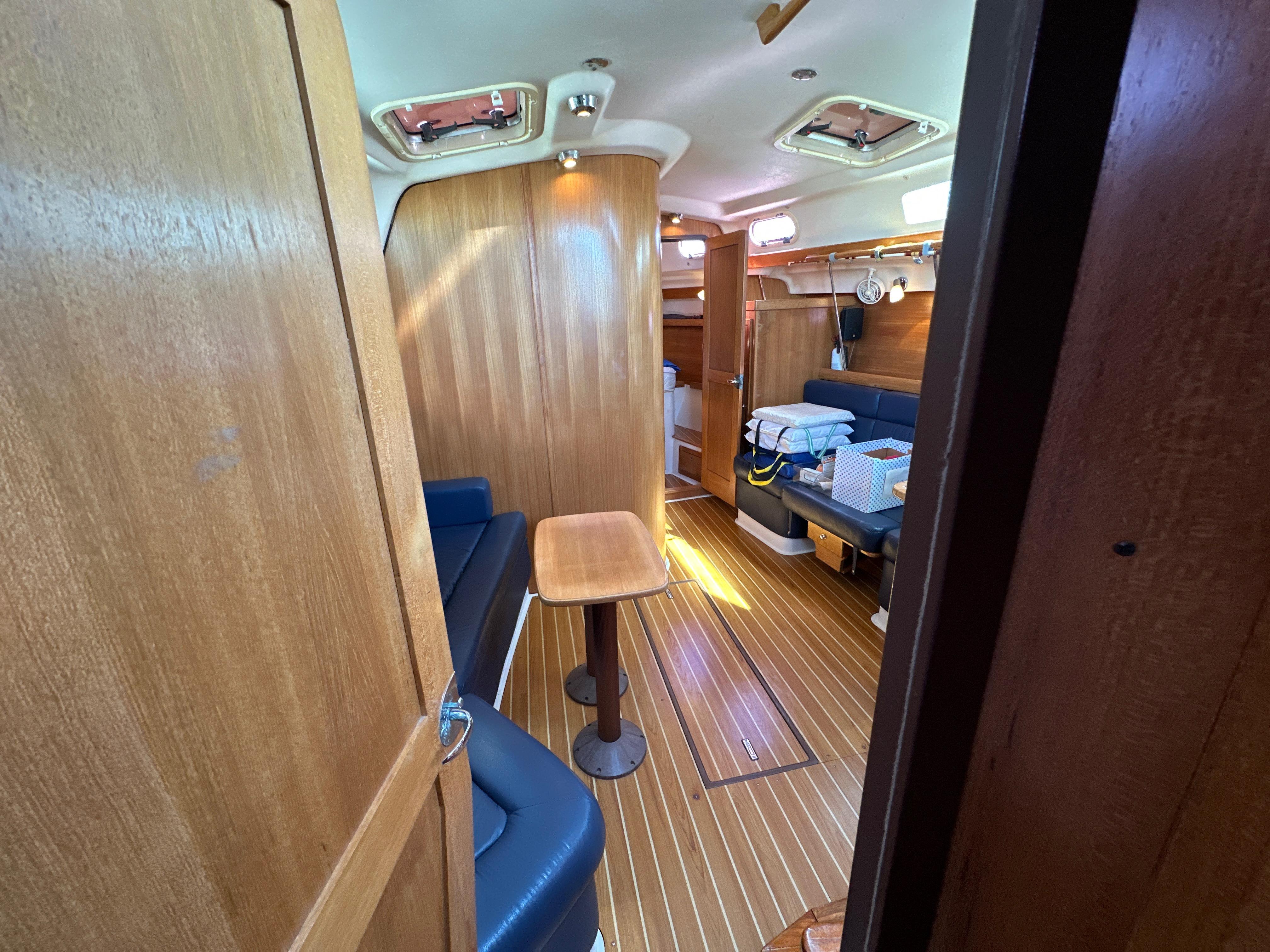 2005 Catalina 350 - 81
