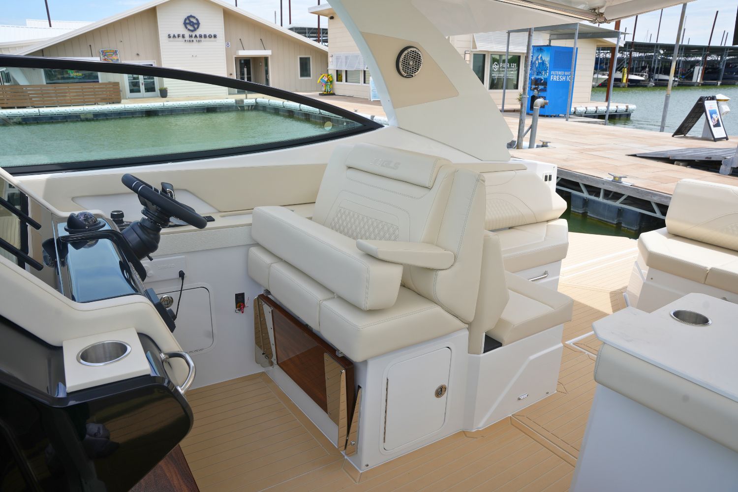 2026 Cruisers Yachts 38 GLS - 38