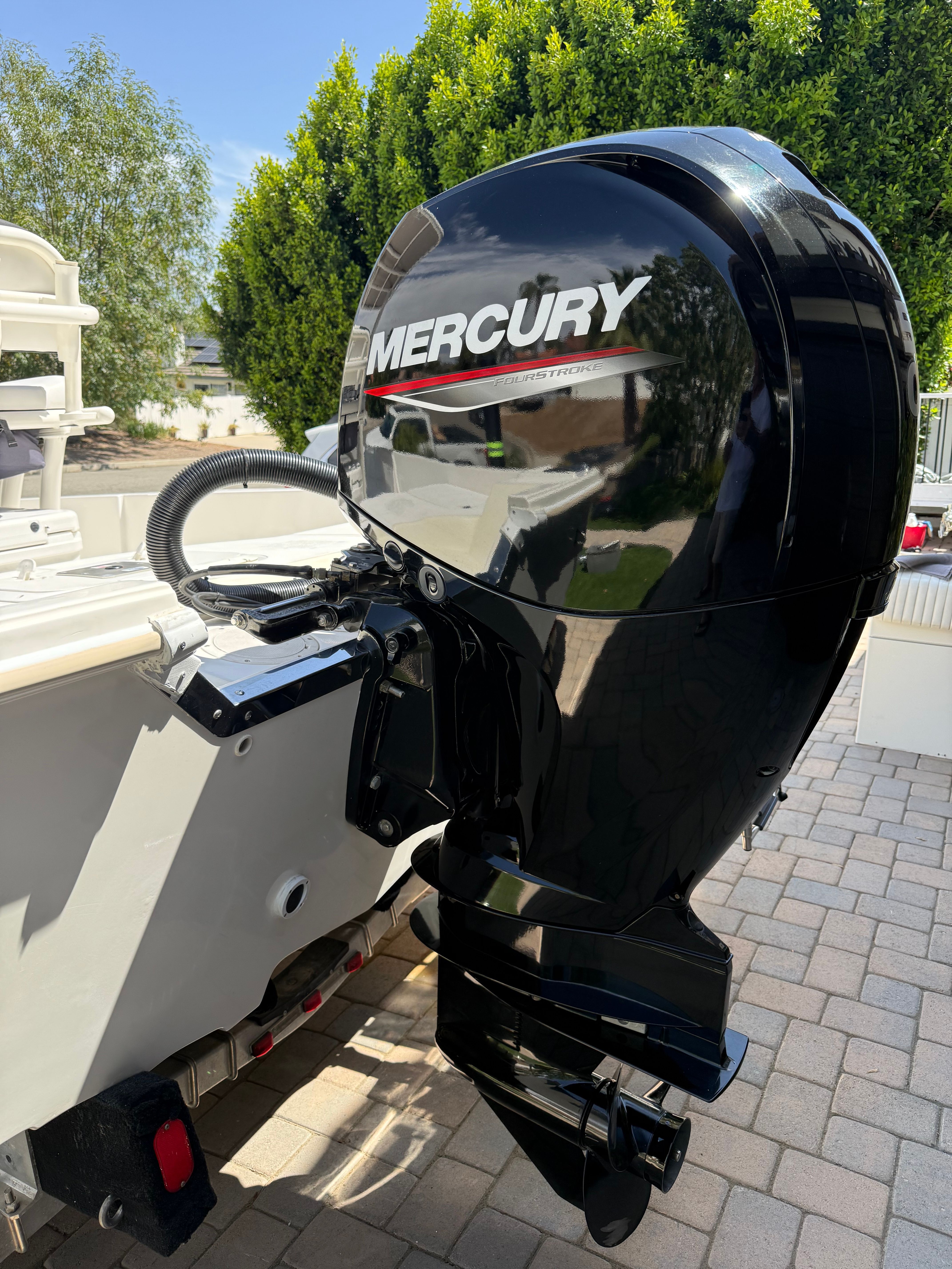 1998 Robalo 2100 Bay Hunter with Mercury outboard motor.