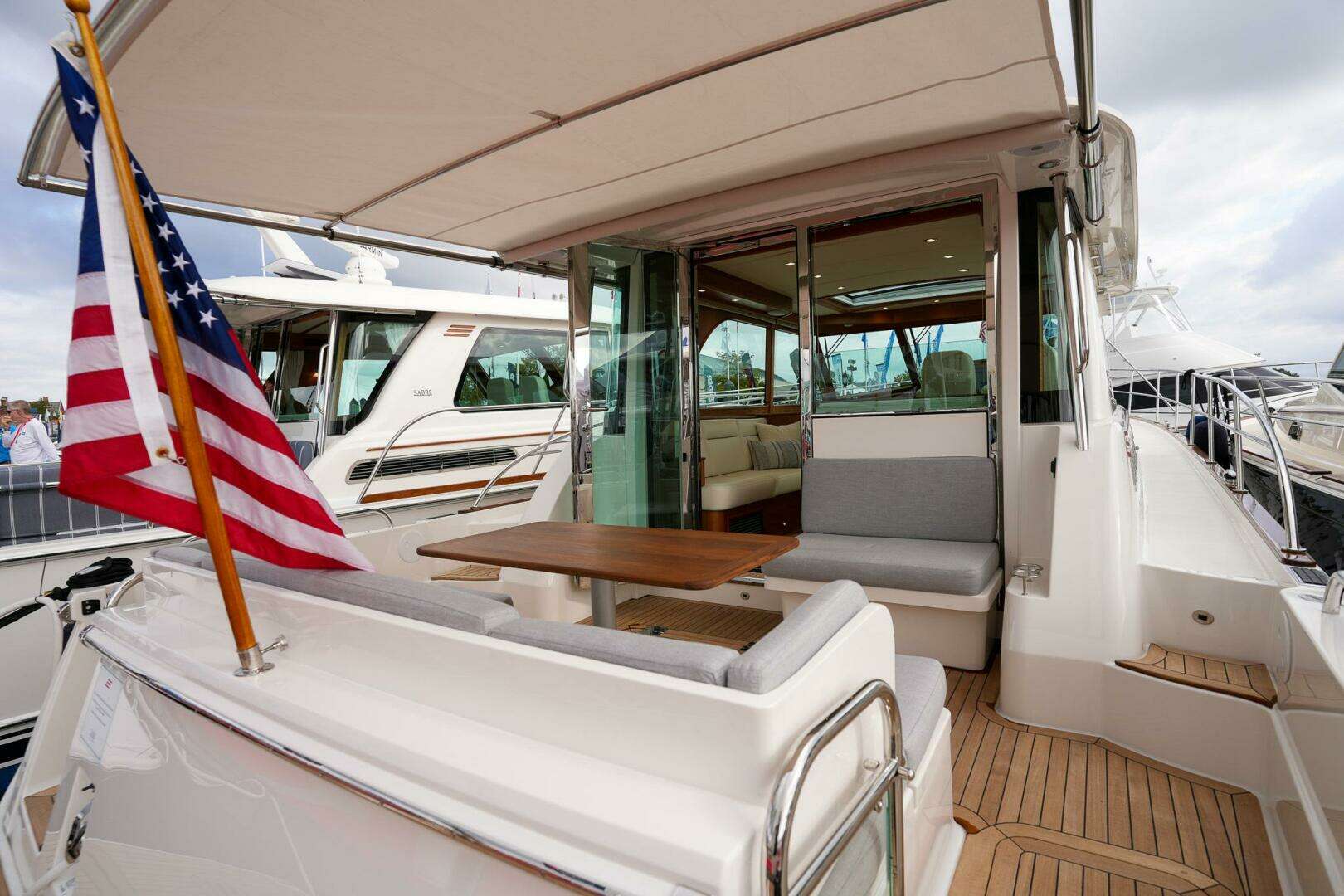 2027 Sabre 45 Salon Express - Image 15