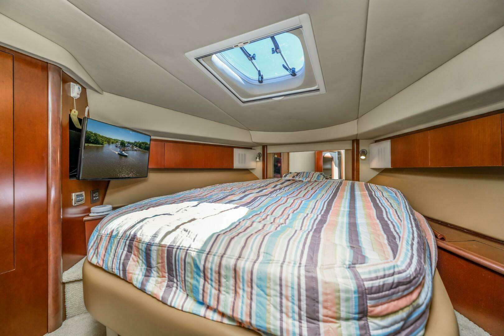 2005 Sea Ray 420 Sedan Bridge - Image 21