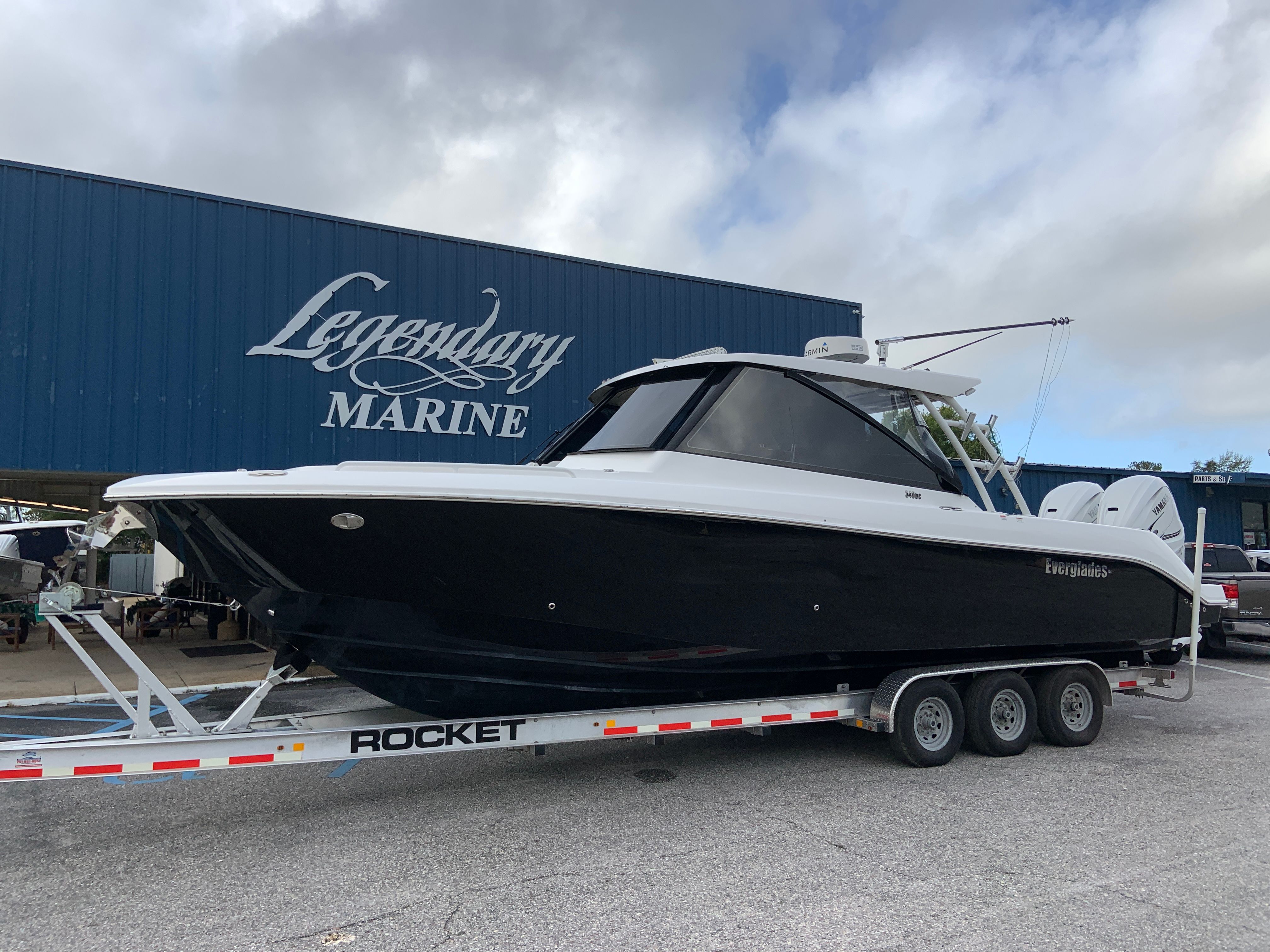 2019 Everglades 340 Dual Console