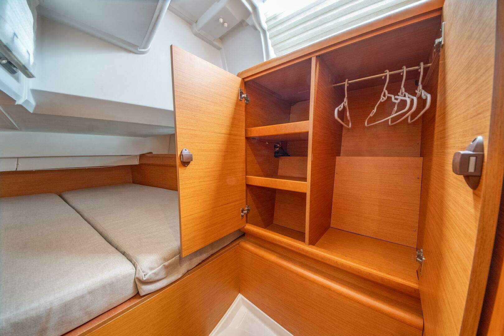 2016 Jeanneau 439 - Image 70