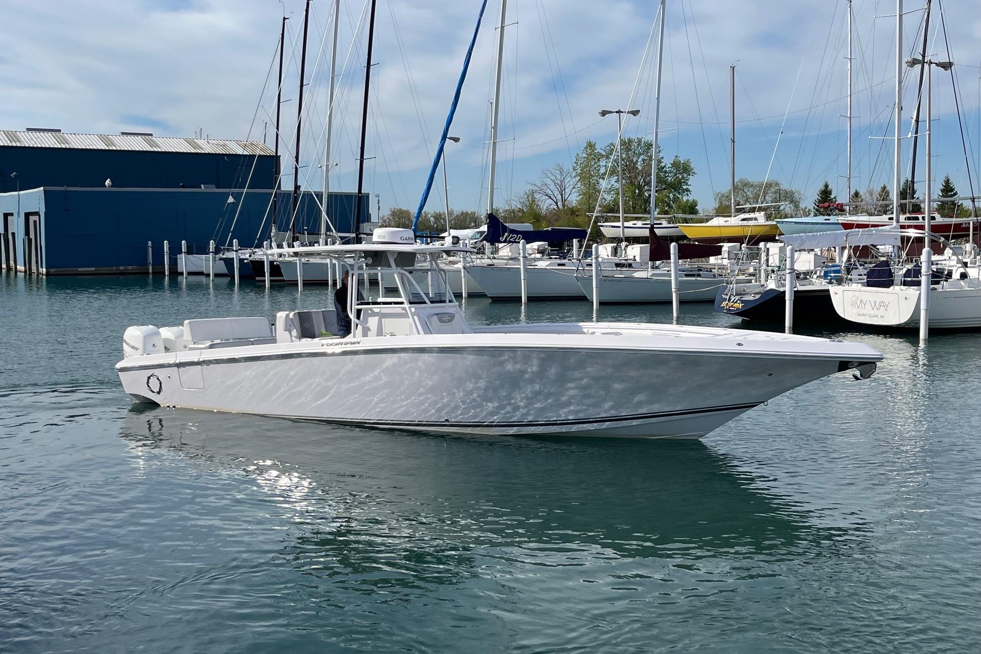 2018 Fountain 38 Center Console