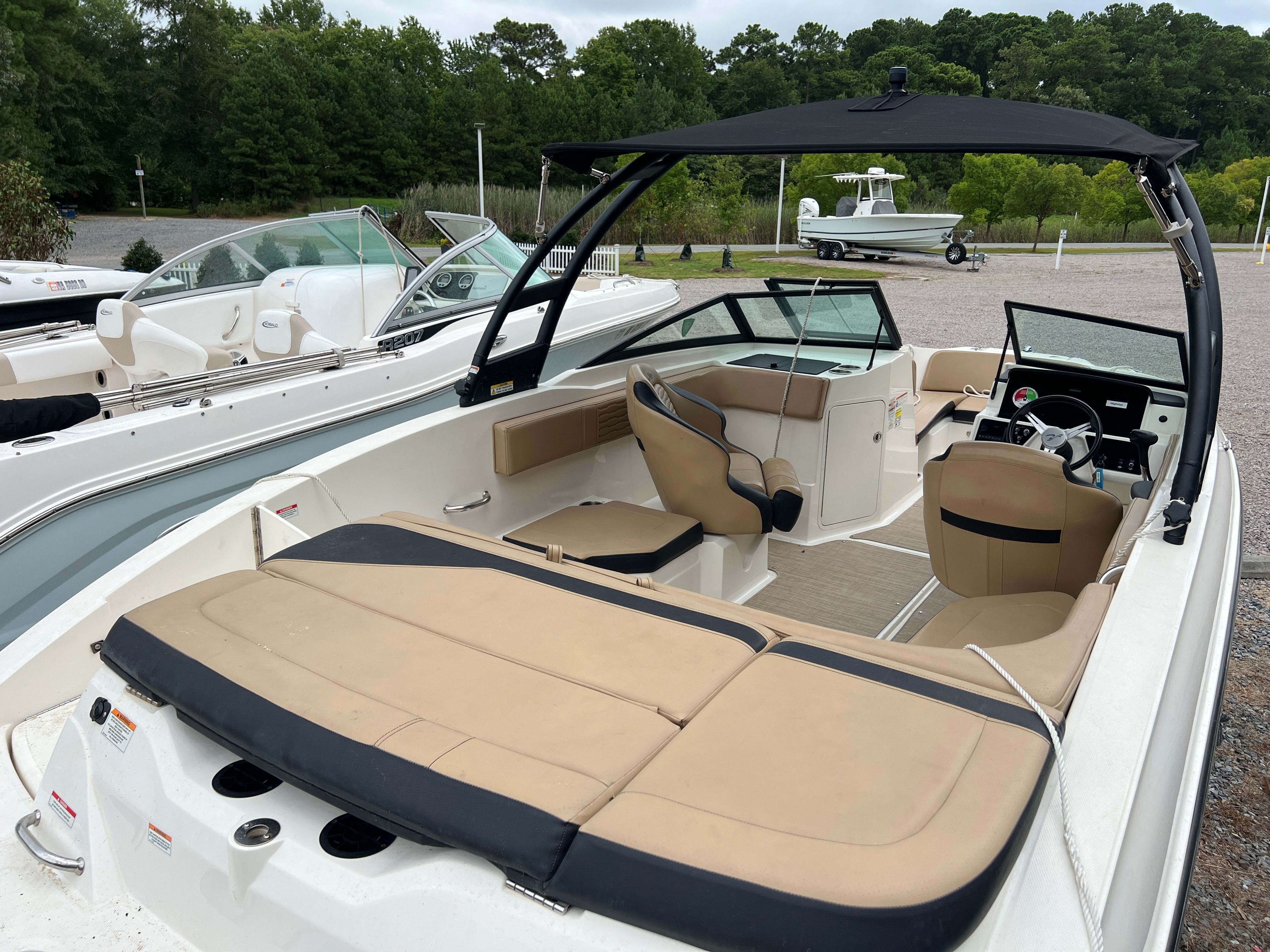 Sea Ray SPX 210
