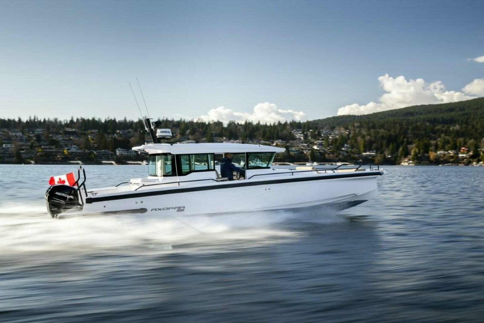 2024 Axopar 37XC CROSS CABIN - Image 4