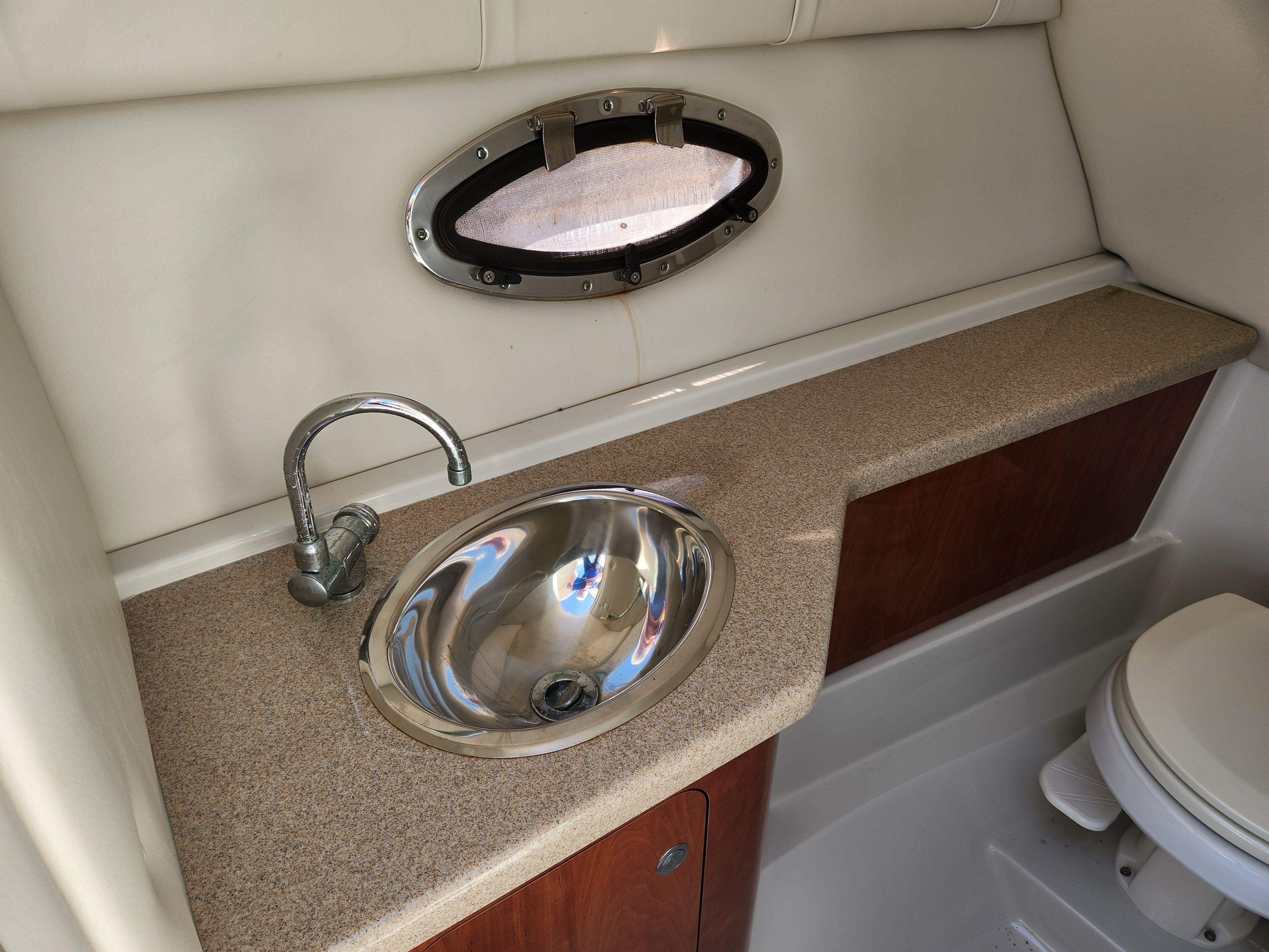 2009 CROWNLINE 300 LS - Image 13