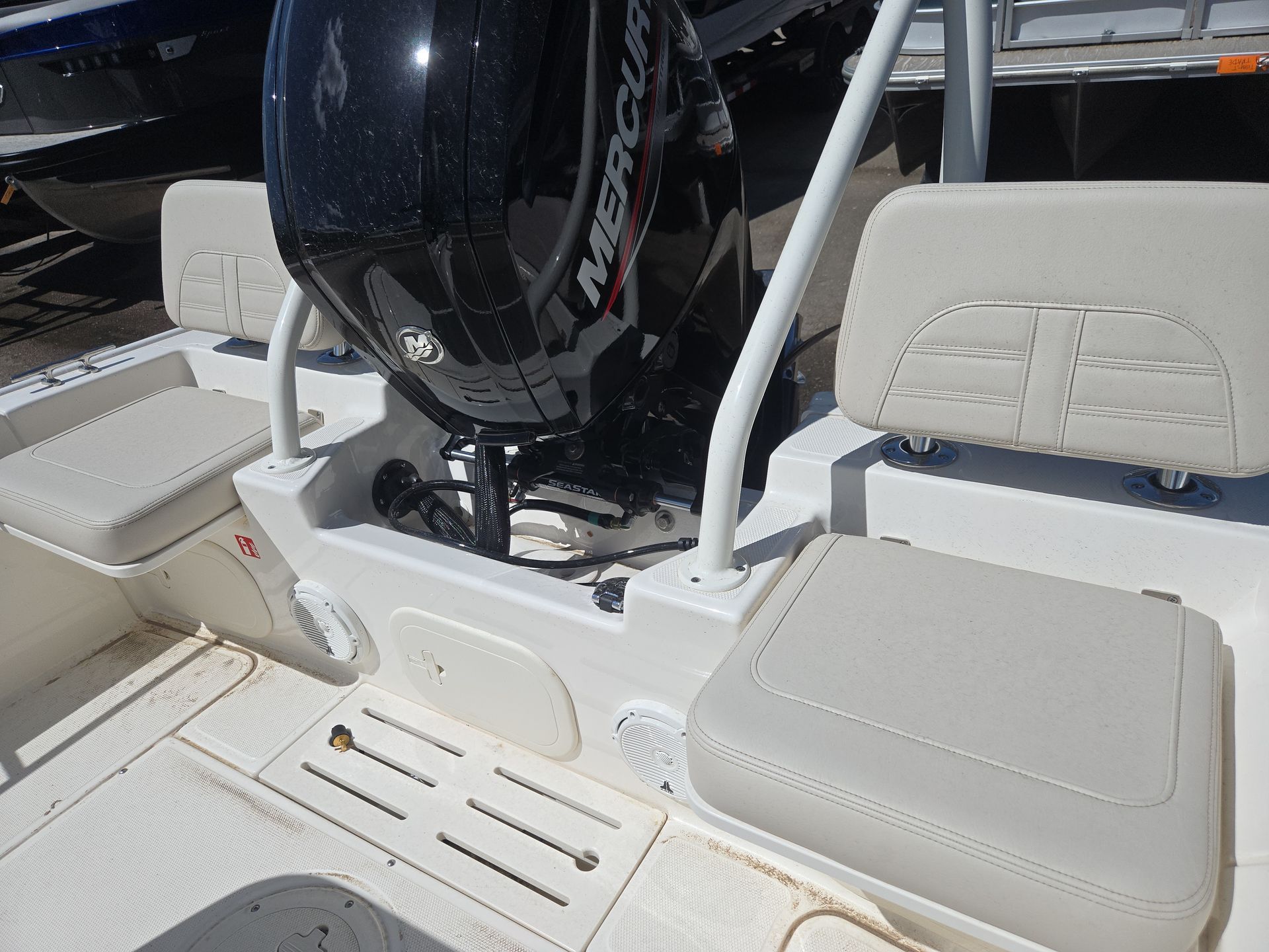 2026 Boston Whaler 170 Montauk - 11