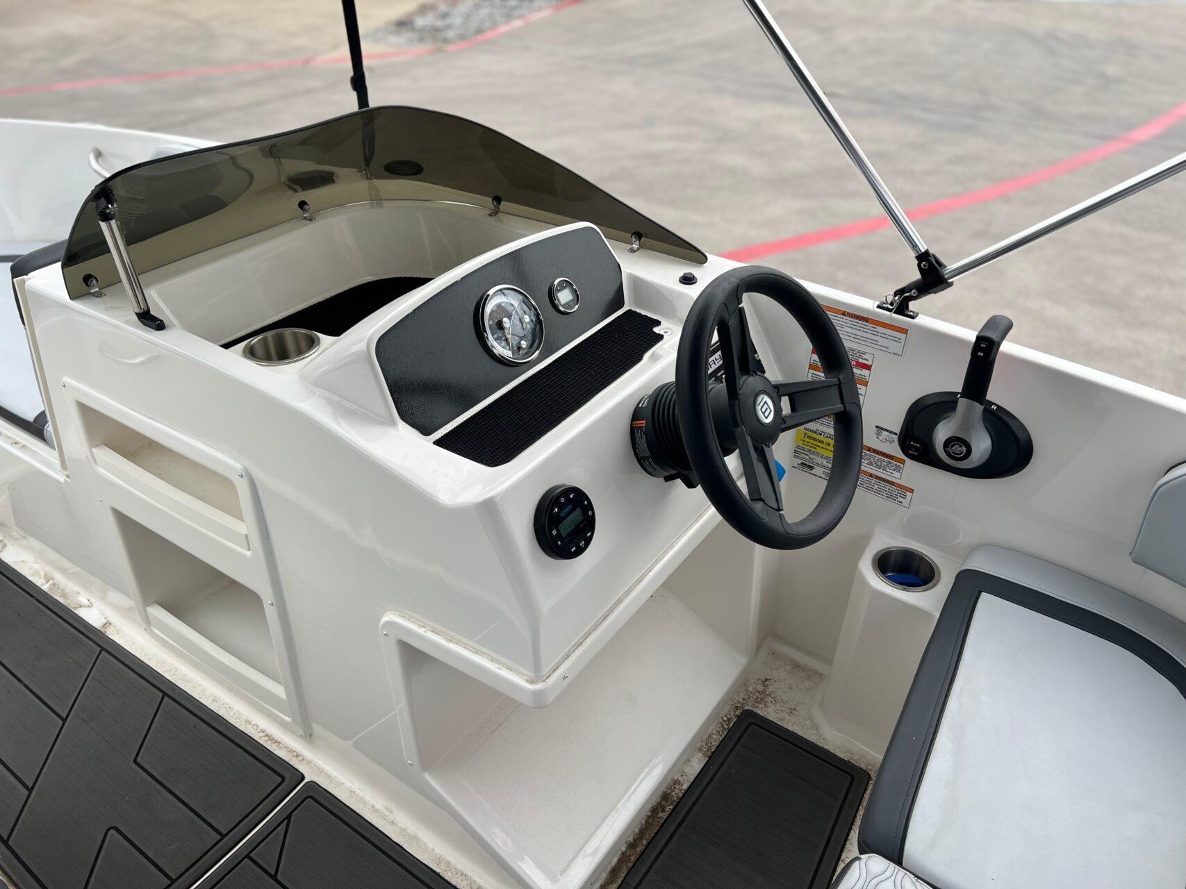 2023 Bayliner M17 - 14