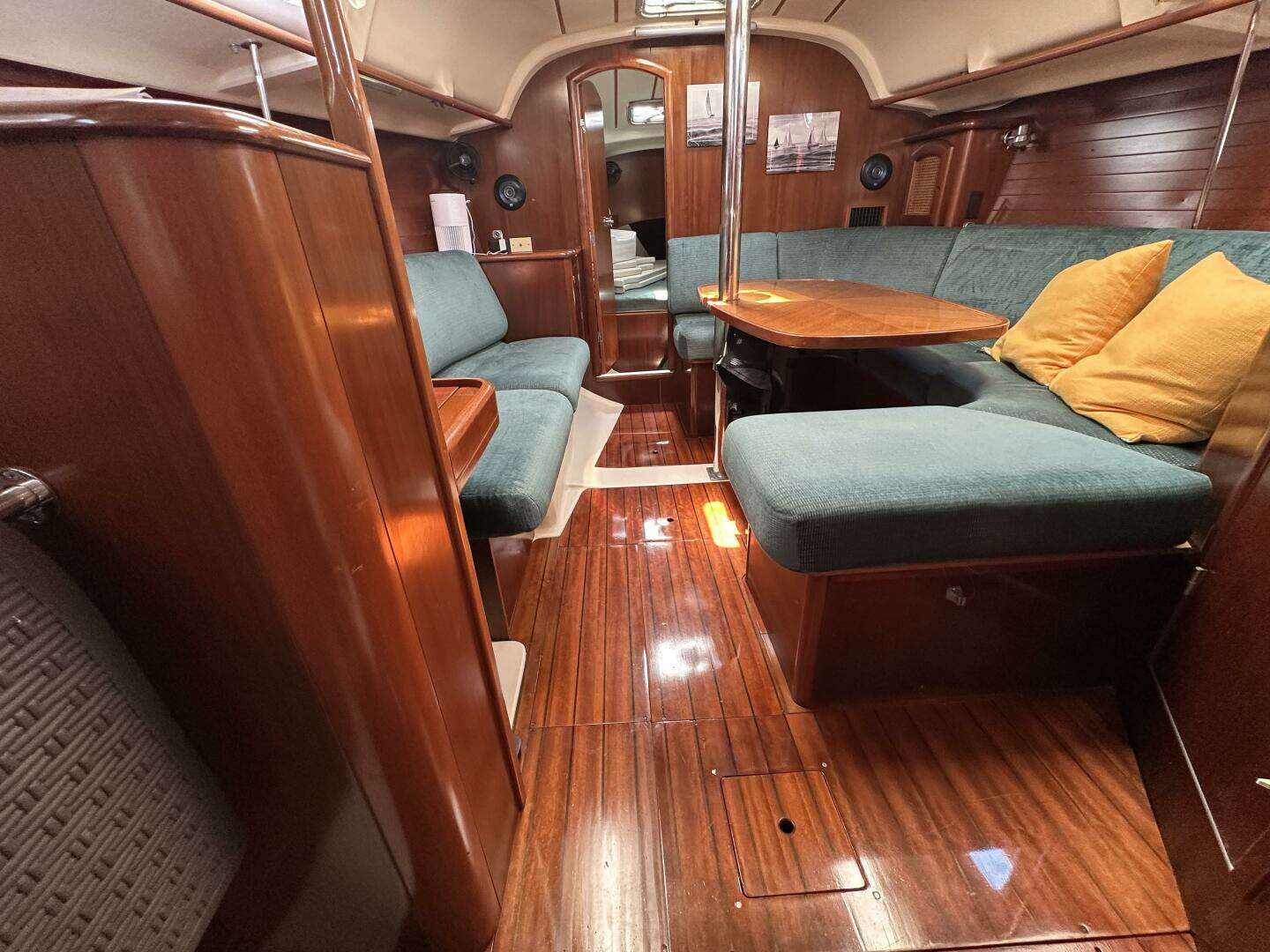 1999 Beneteau — - Image 22