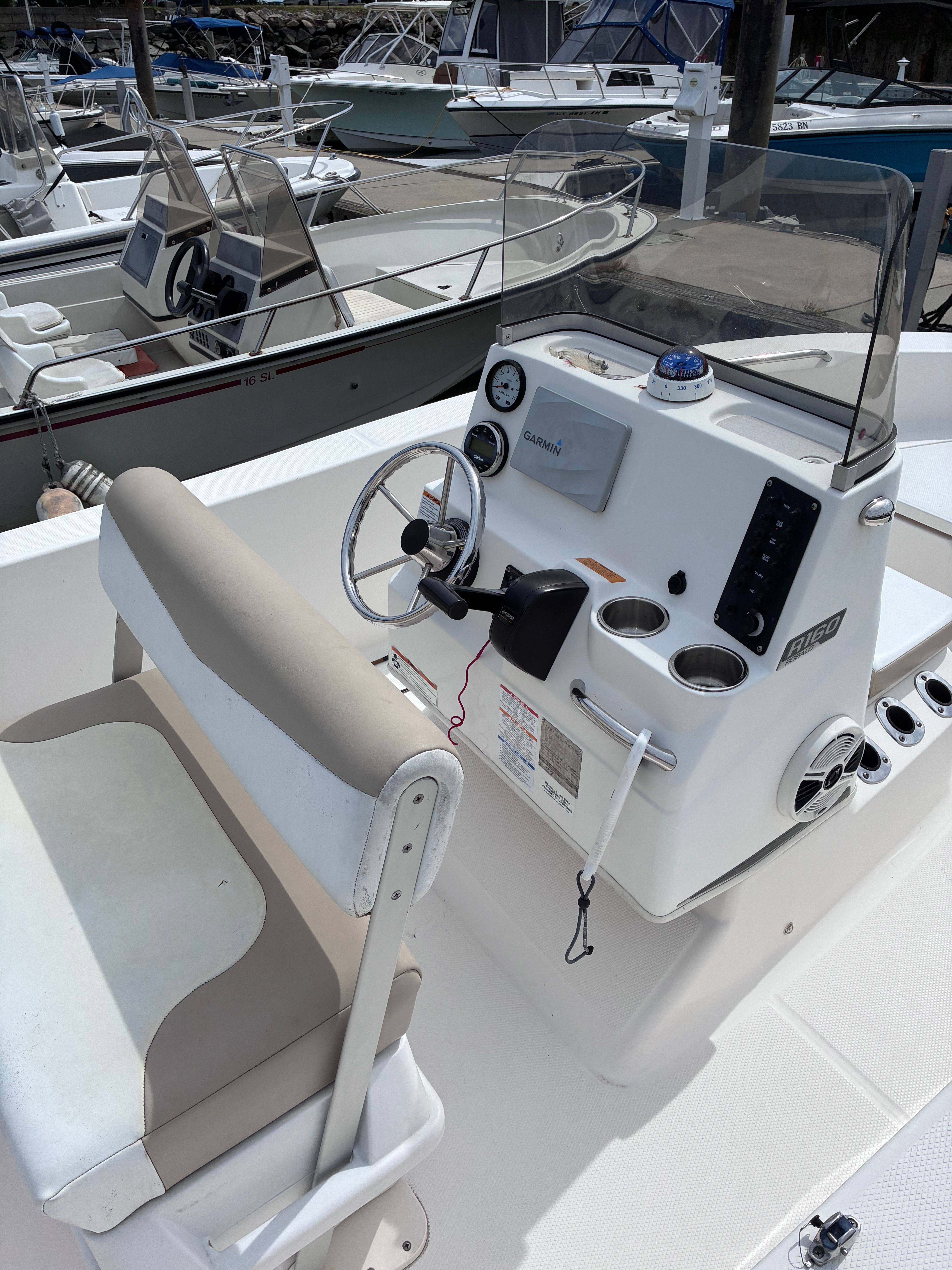 2018 Robalo R160 Center Console