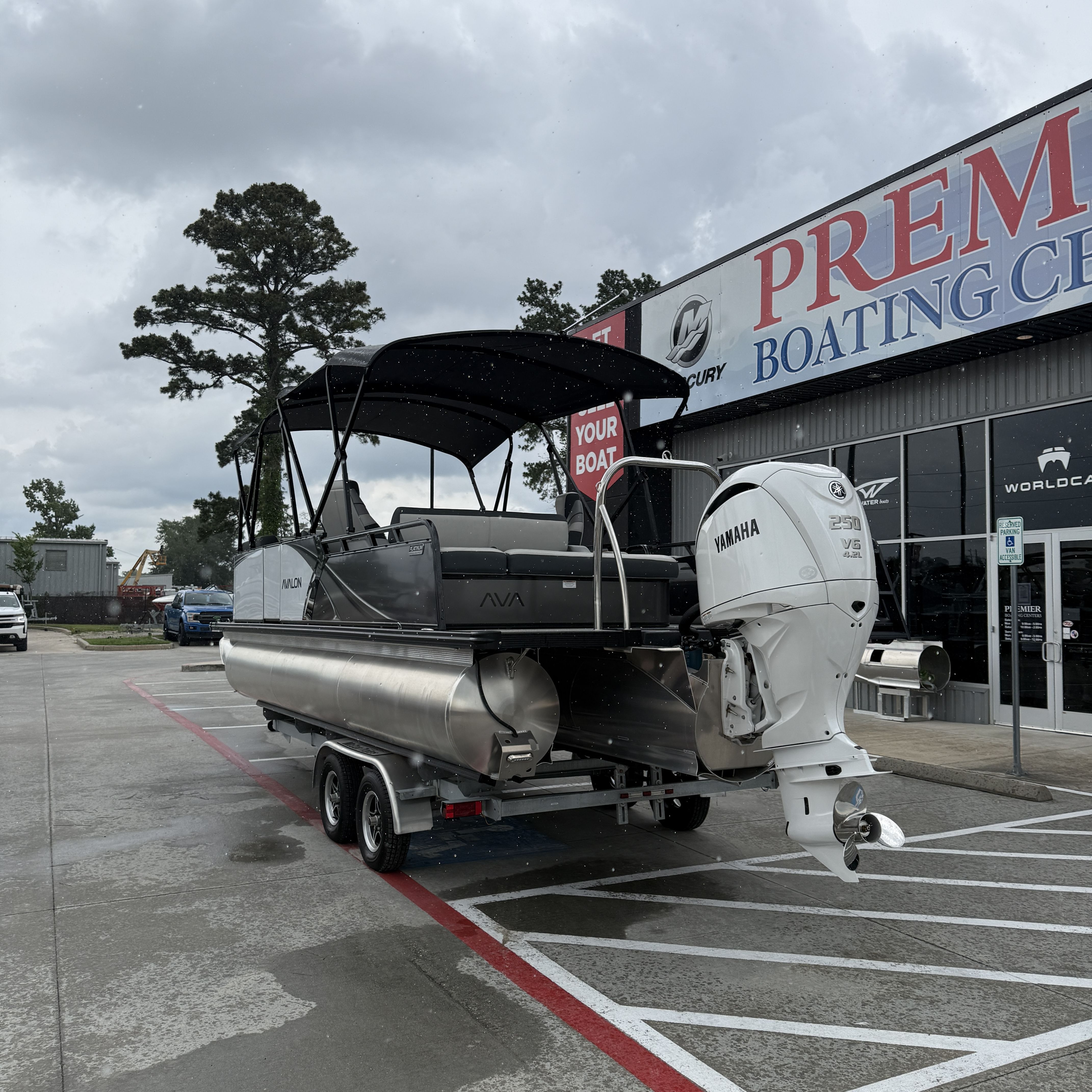 2025 Avalon Catalina Versatile Rear Bench - 23' - 8