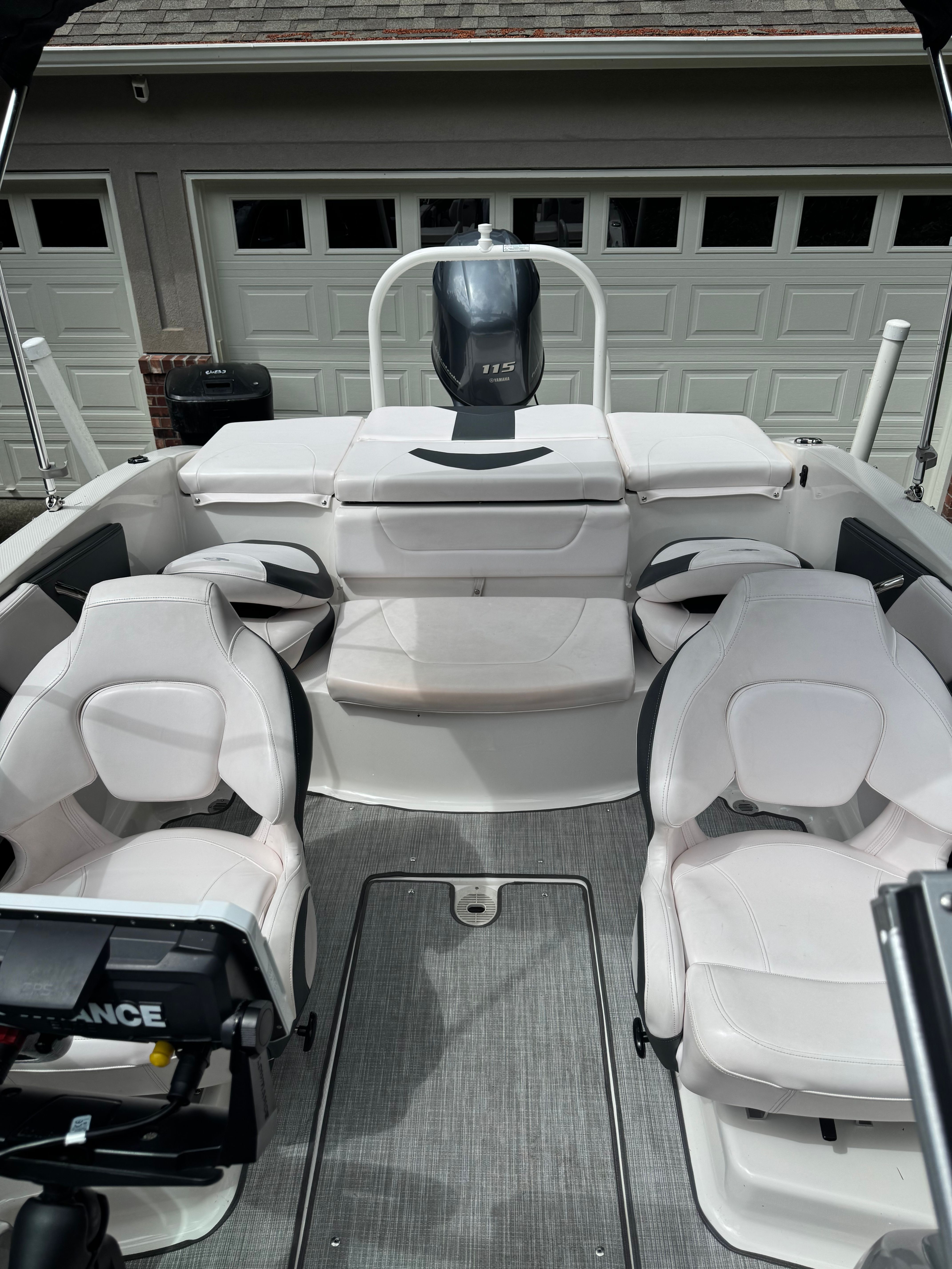 2020 Chaparral 19 SSi Ski & Fish OB - 6