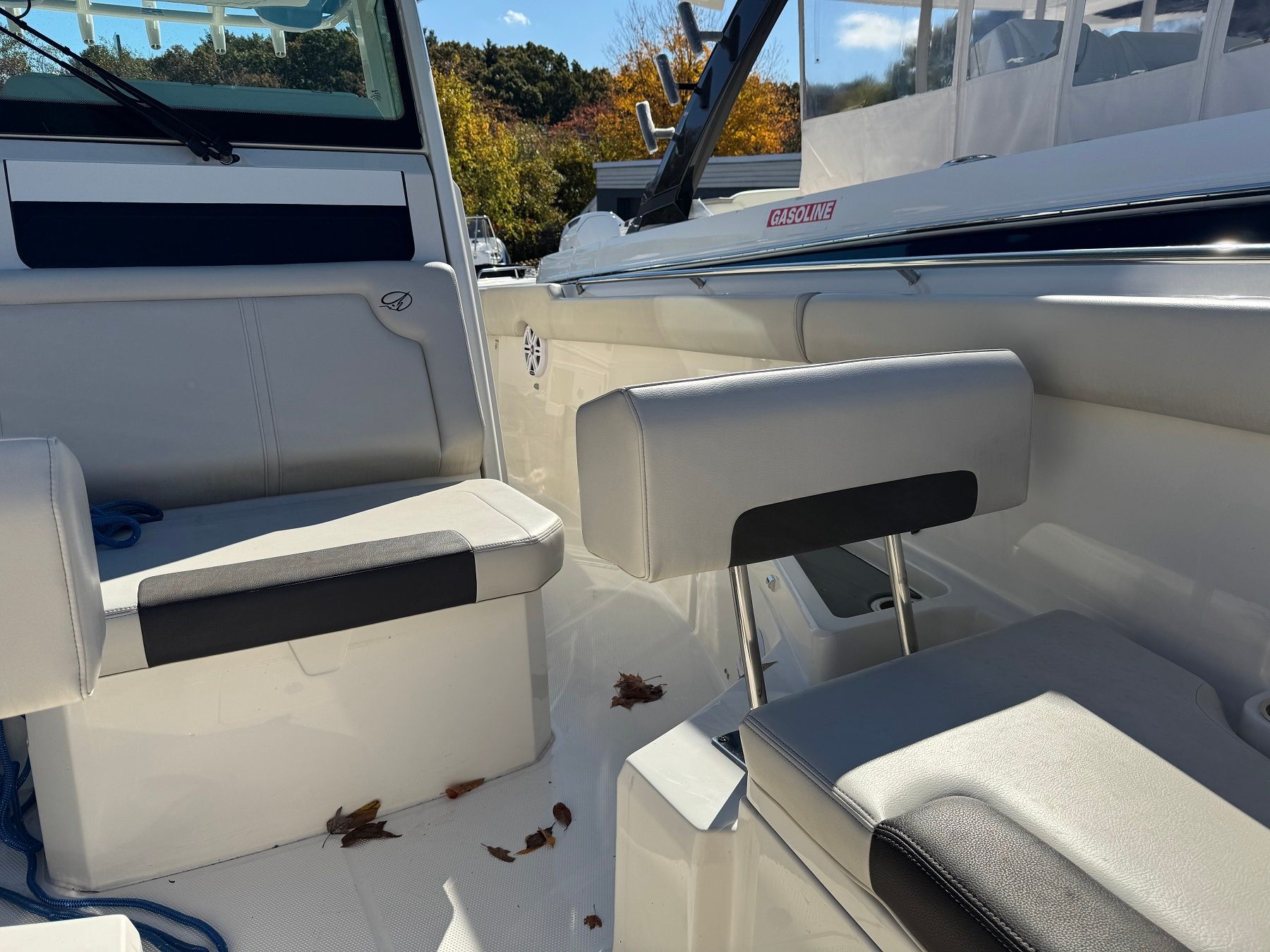 2024 SAILFISH 312 CC - Image 2