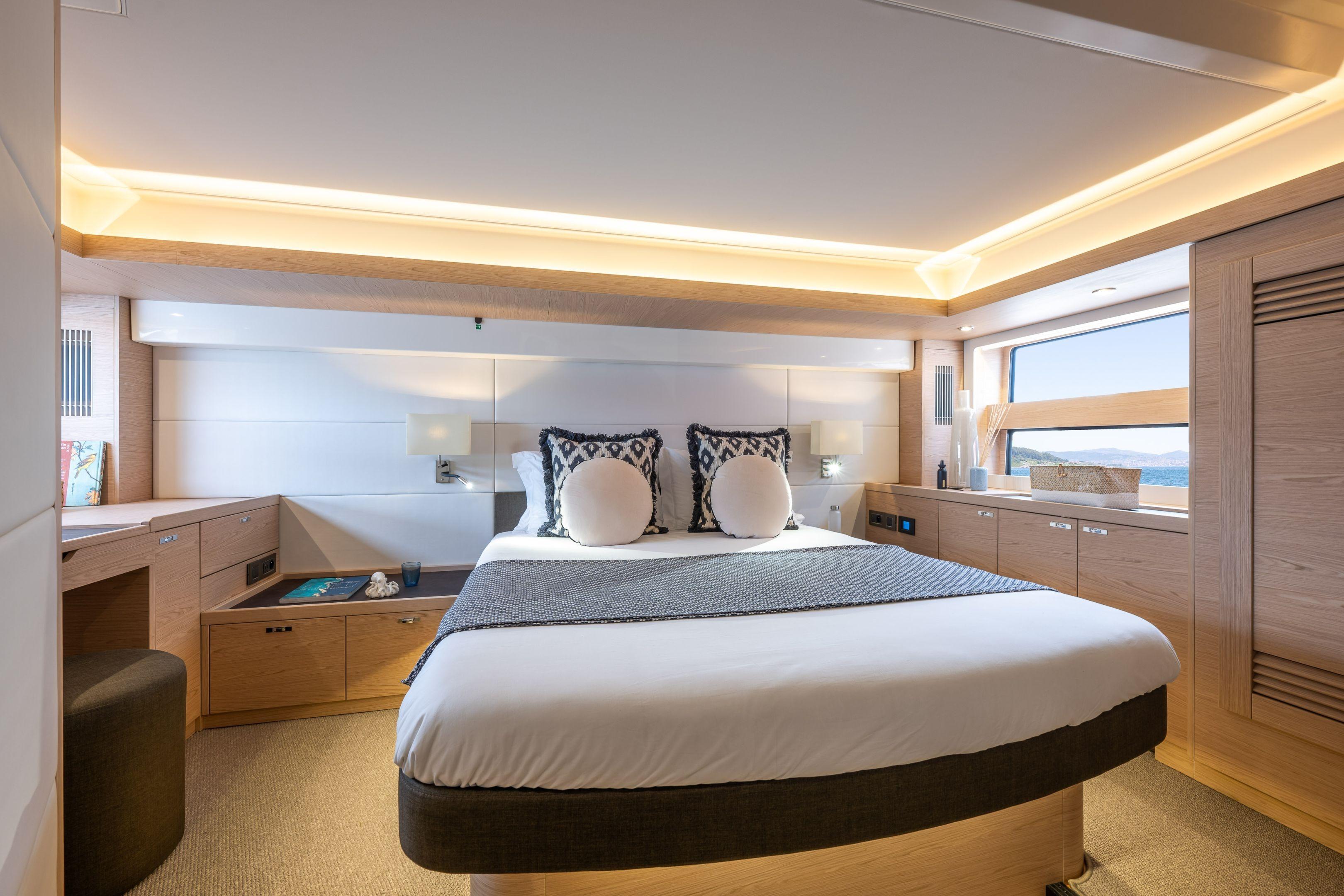 2026 Beneteau Swift Trawler 54 - 12