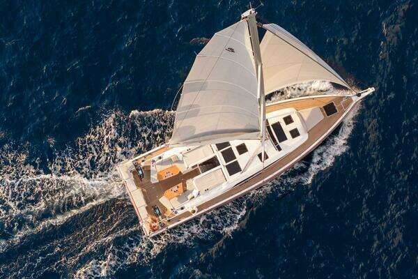 2026 Beneteau Oceanis 52 FIRST LINE