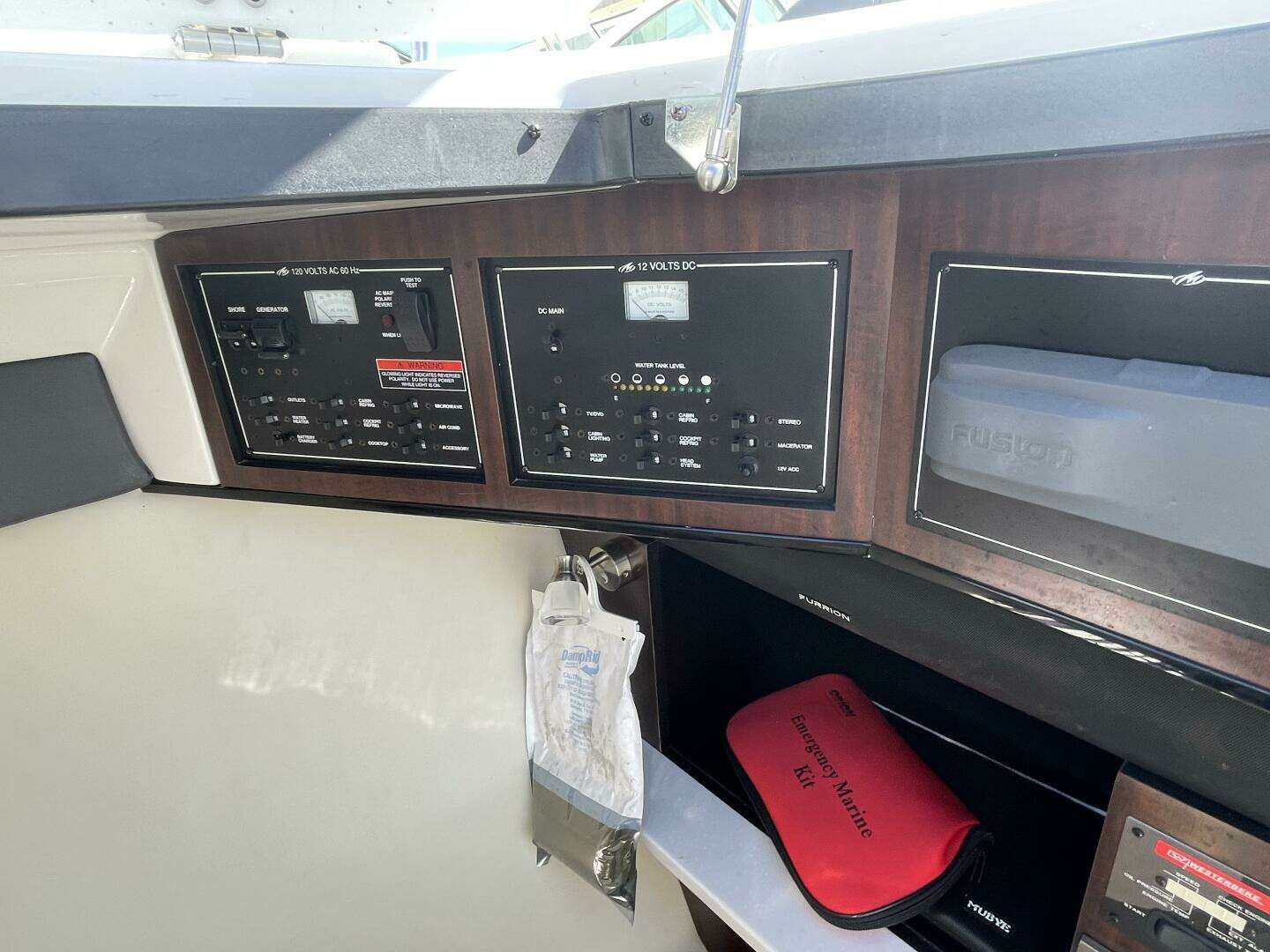 2019 Monterey 328SS - Image 41