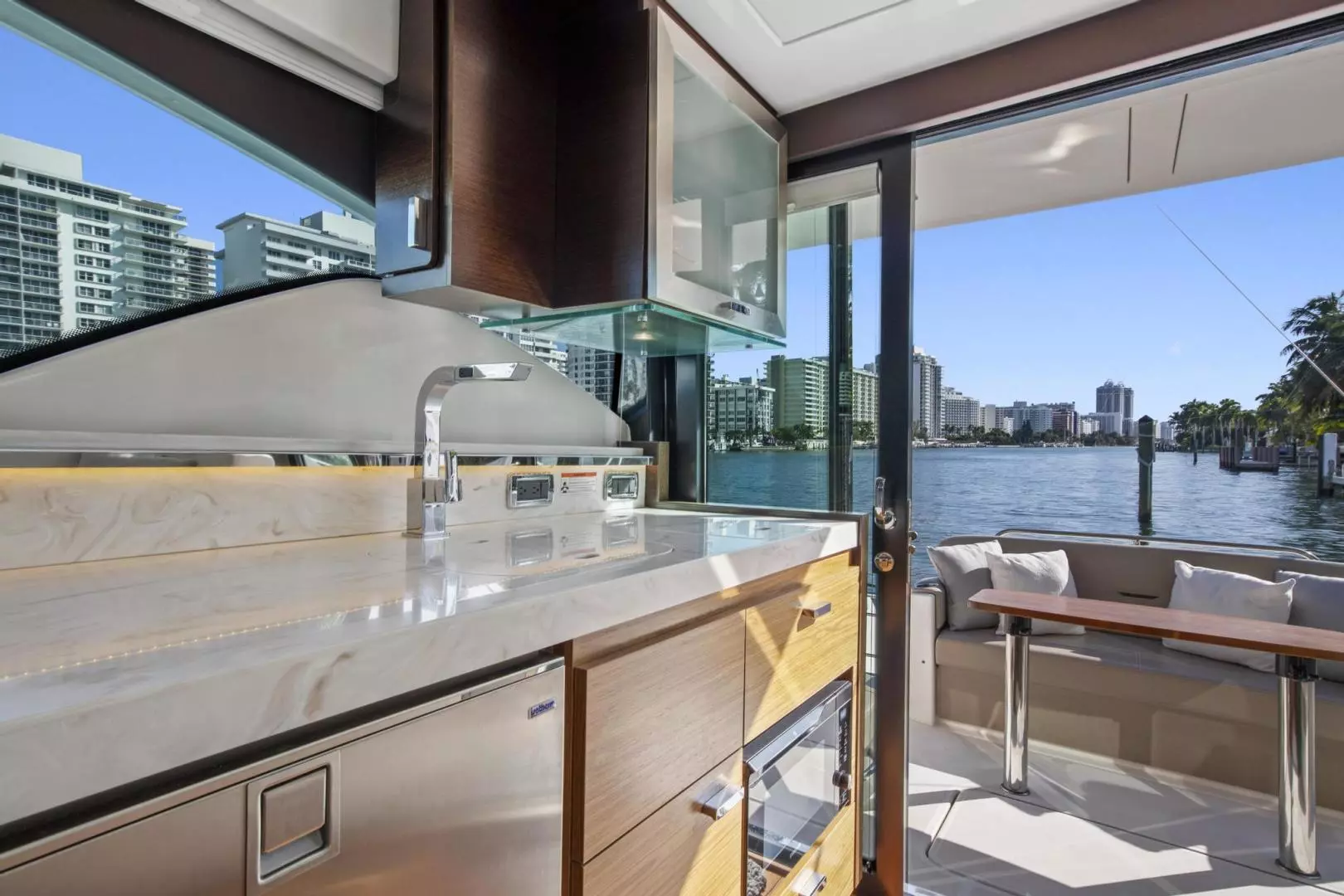2018 Tiara Yachts 39 Coupe - Image 20