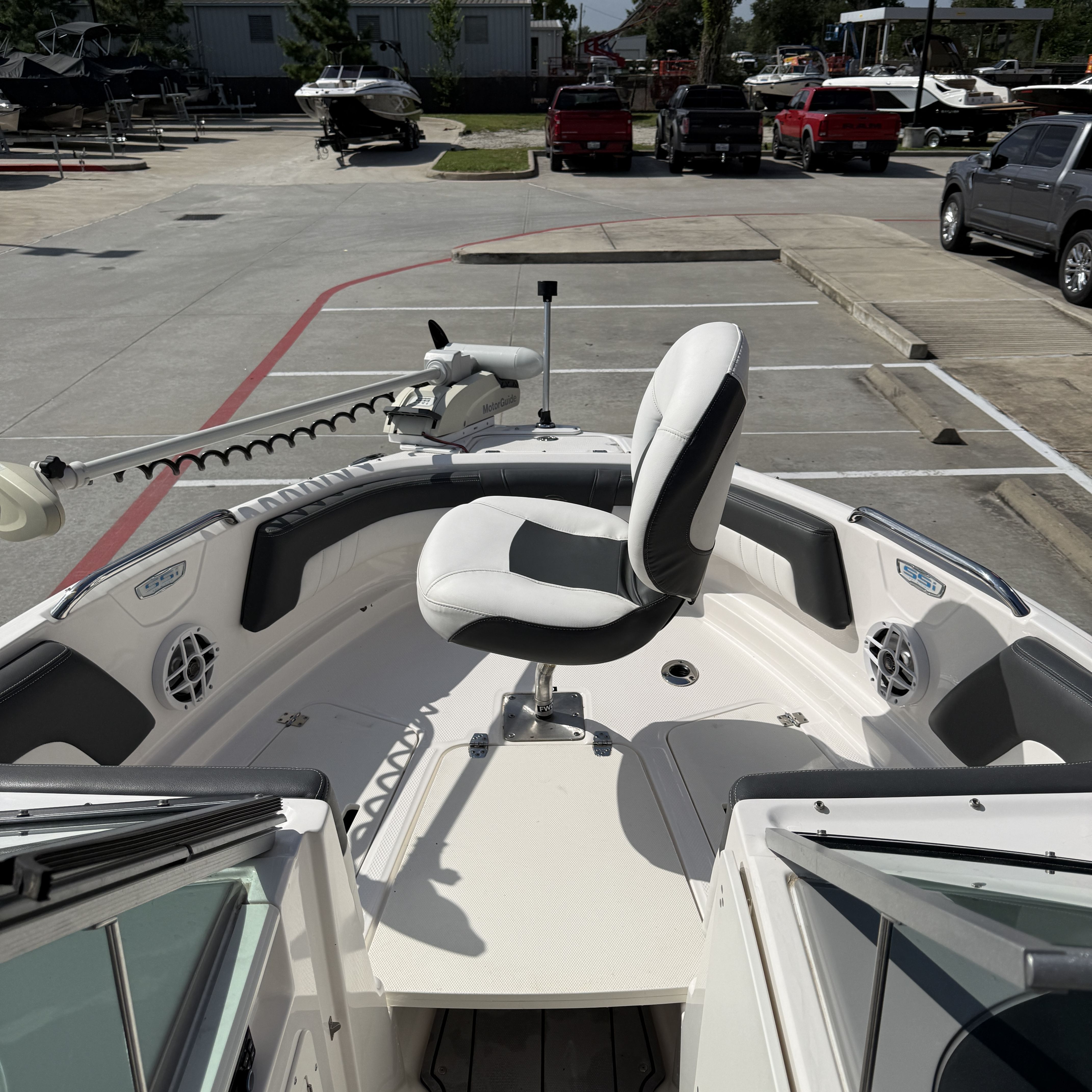 2023 Chaparral 21 H2O Ski & Fish - 31