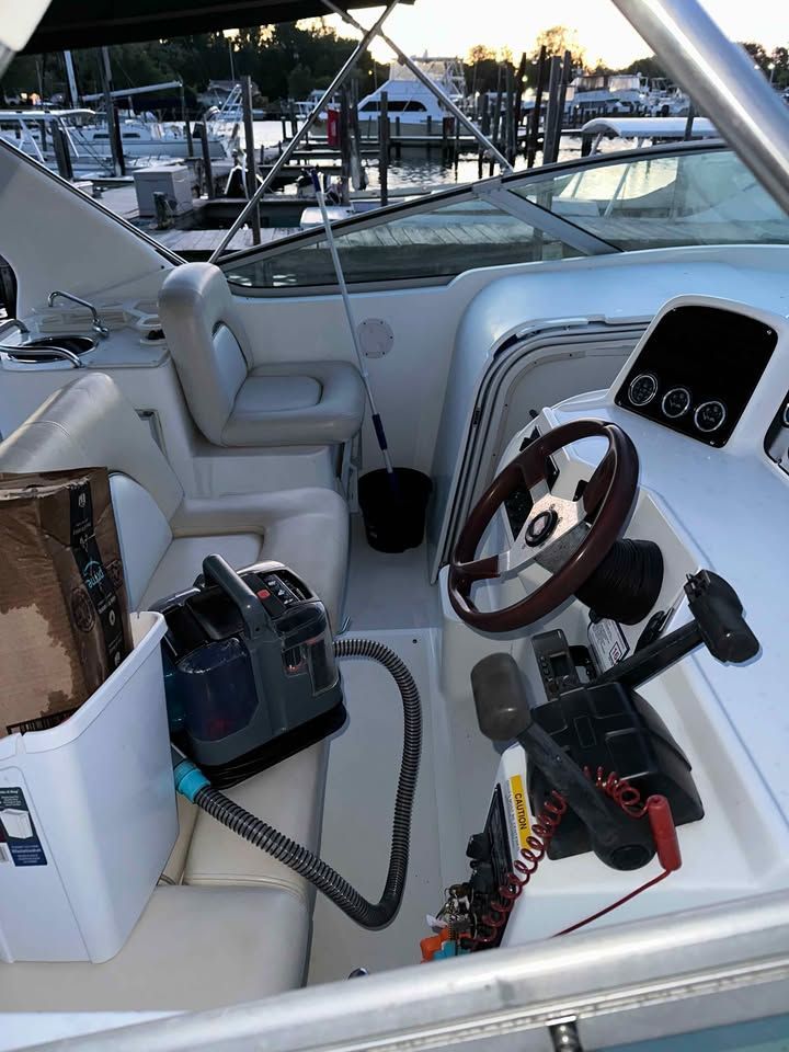 2001 Chris-Craft 308 Express Cruiser - 4