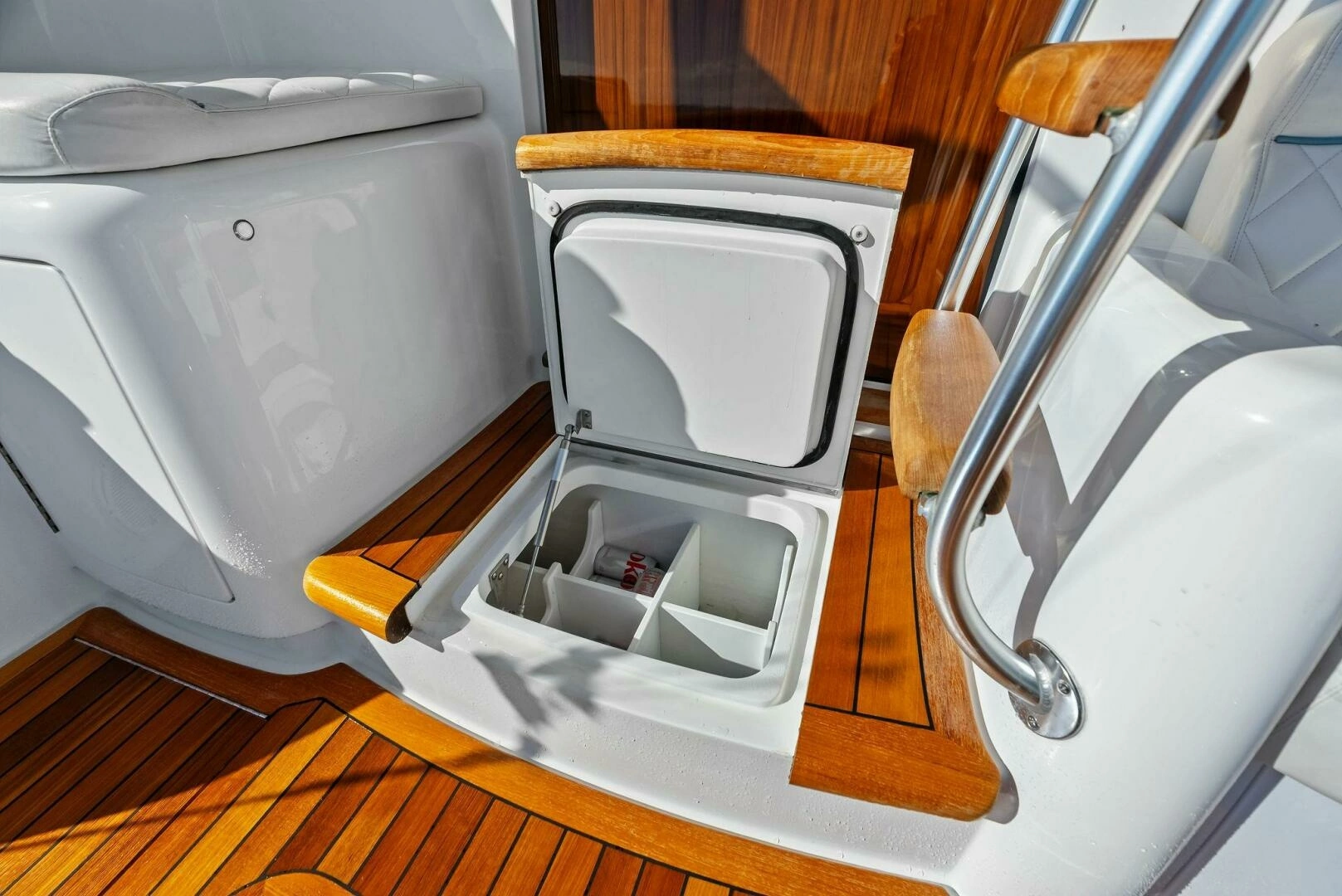 2023 Viking 64 Convertible - Image 51