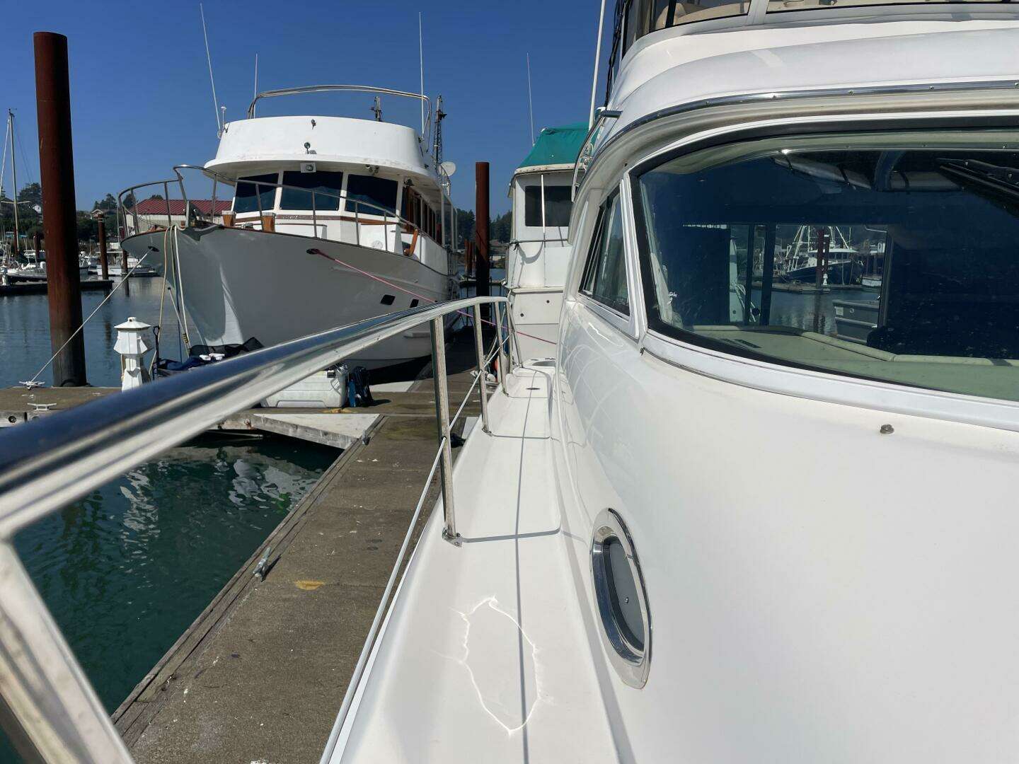 2000 Sea Ray 400 Sedan Bridge - Image 9