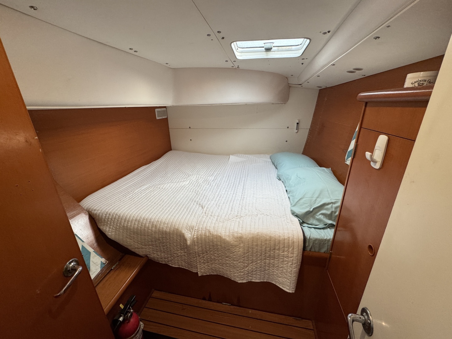 2004 Lagoon 410 S2 - Image 12