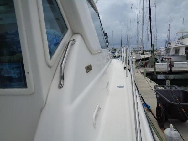 2004 Tiara Yachts 4400 Sovran - 22