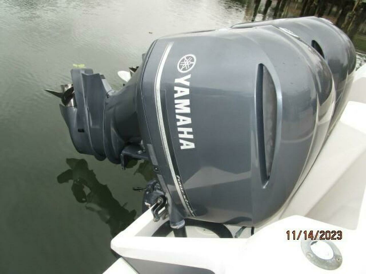 2001 Intrepid 348 Walkaround - Image 35