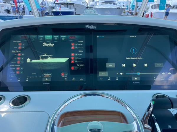 2026 Mag Bay 43 Center Console - 59