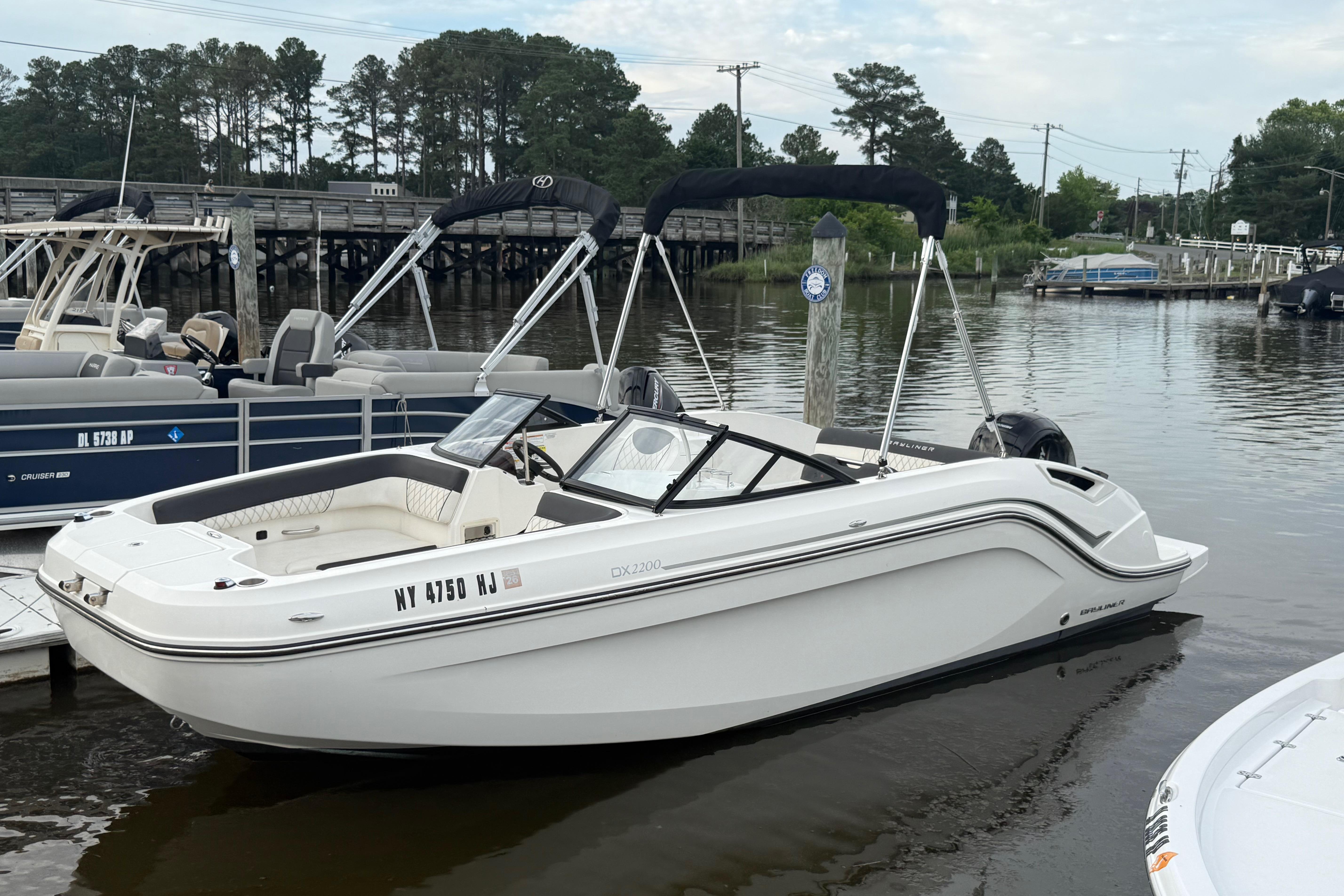 2023 Bayliner DX 2200