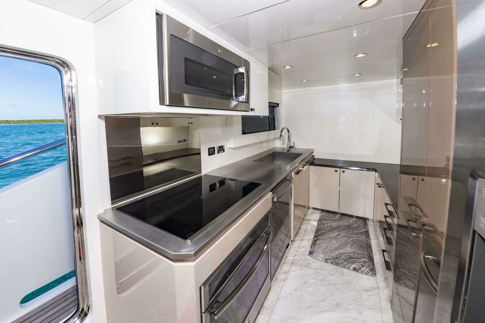 2017 Johnson 93 Flybridge - Image 37