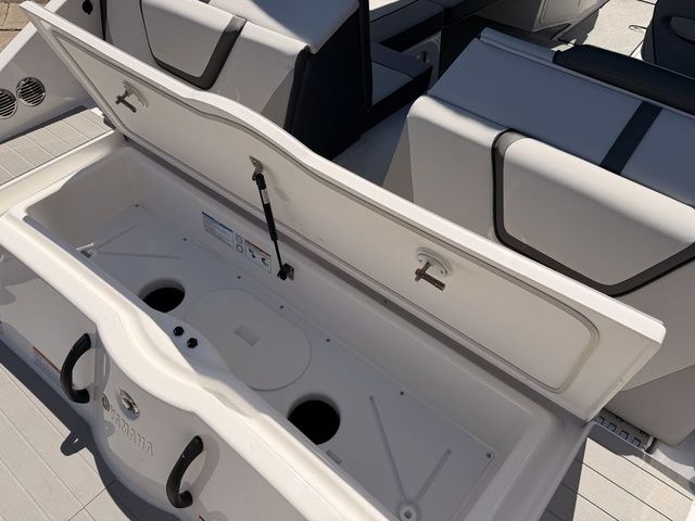 2026 Yamaha Boats AR220 - 6
