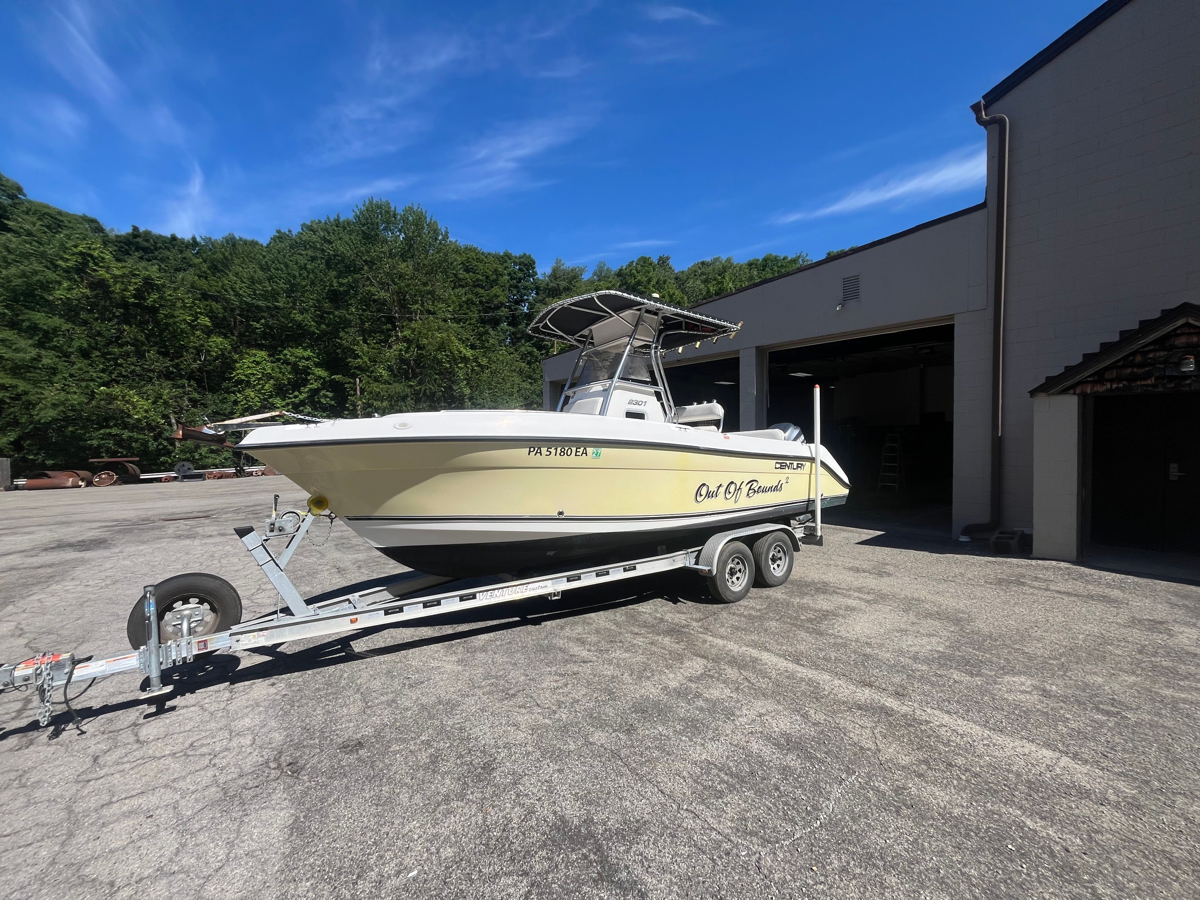 2007 Century 2301 Center Console