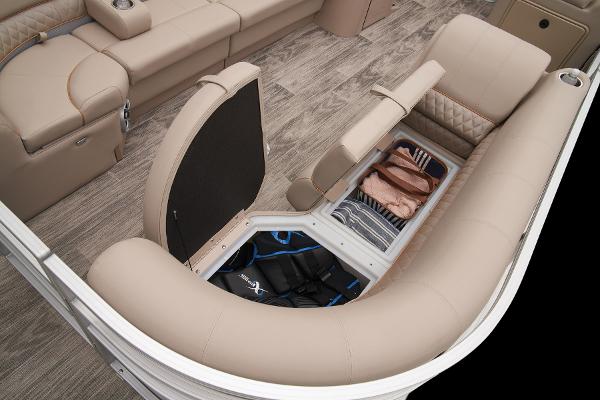 2025 Ranger Reata 220C - 17