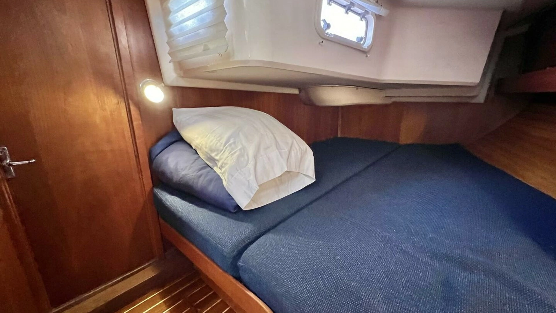 1999 Sabre 402 Sail - Image 22