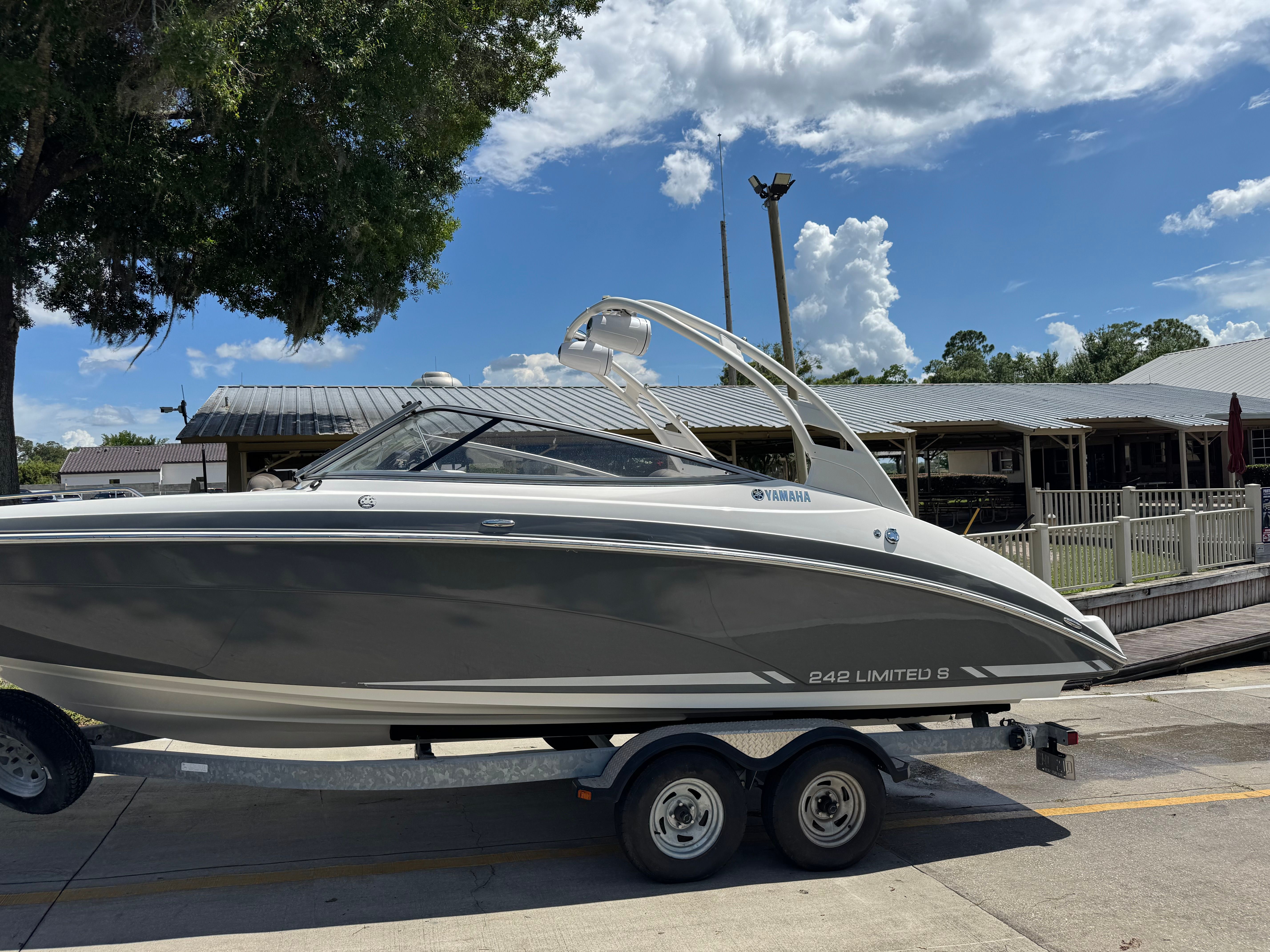 2015 Yamaha Boats 242 Limited S